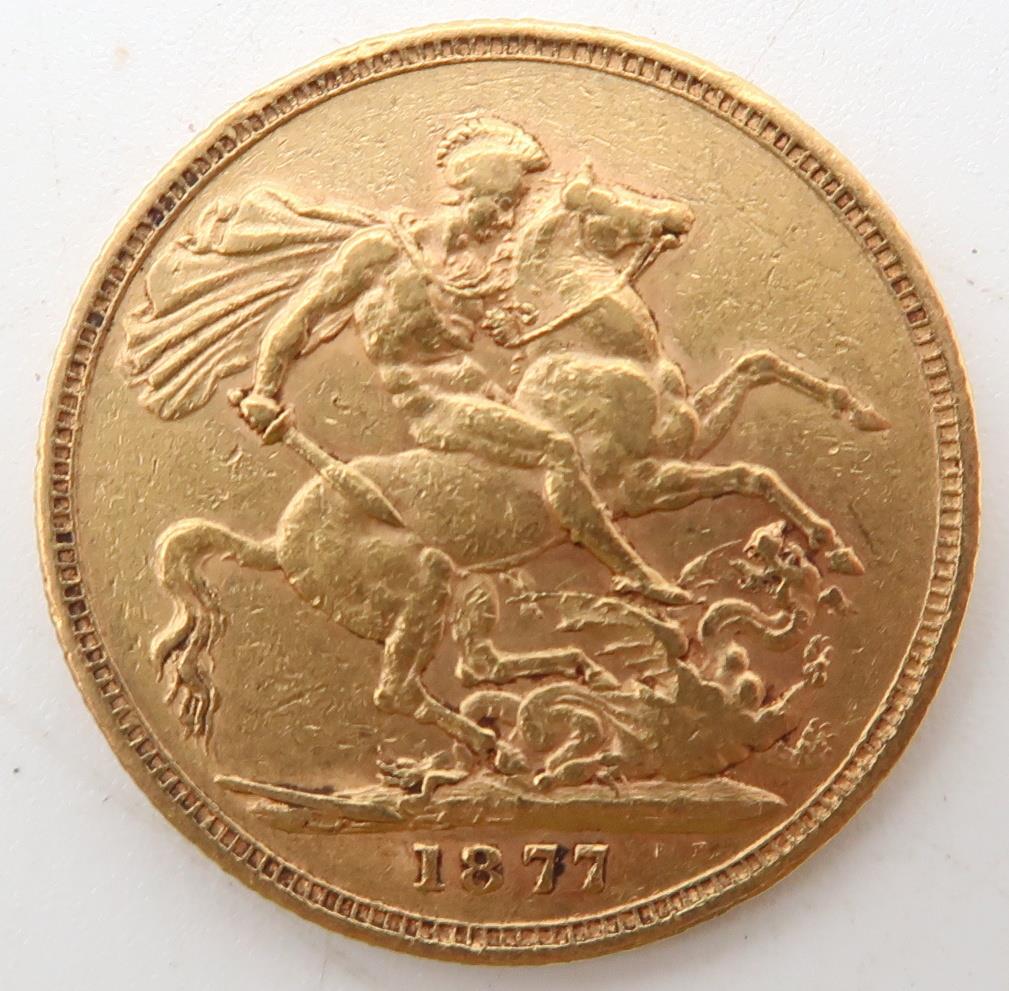 Victoria (1837-1901) 1 Sovereign 1877 Obverse Queen Victoria's young head VICTORIA D:G: - Image 2 of 2