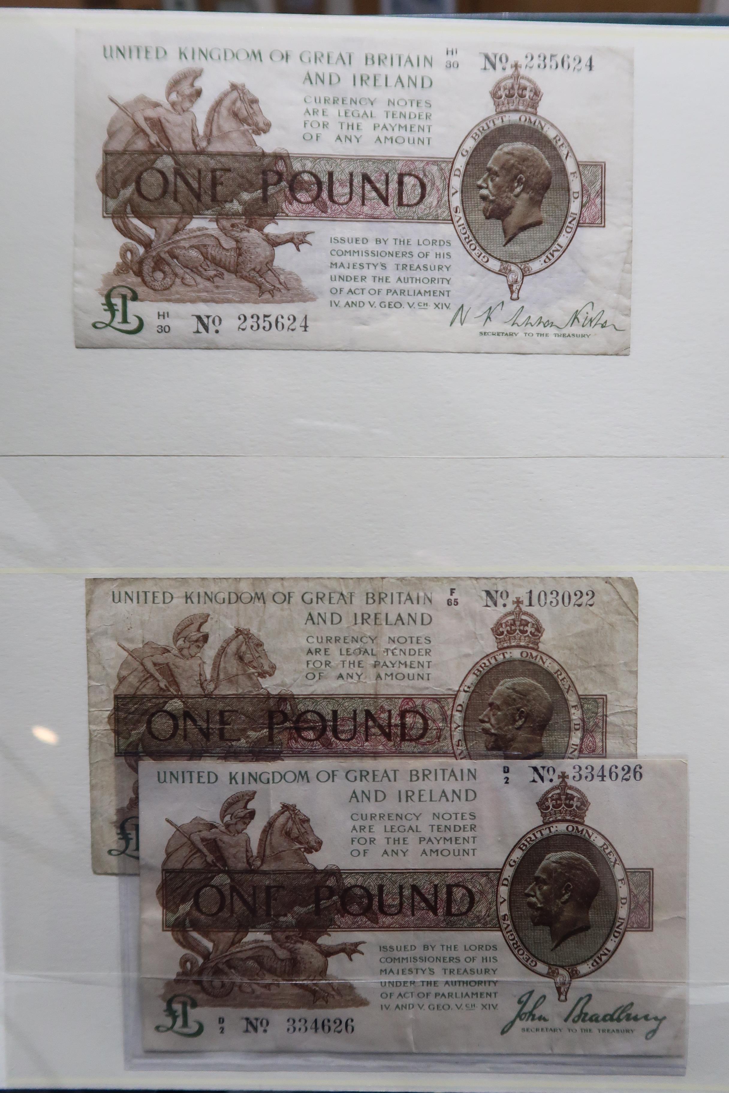 A collection of Great Britain with George V One Pound and Elizabeth II together with an unusual - Image 31 of 31