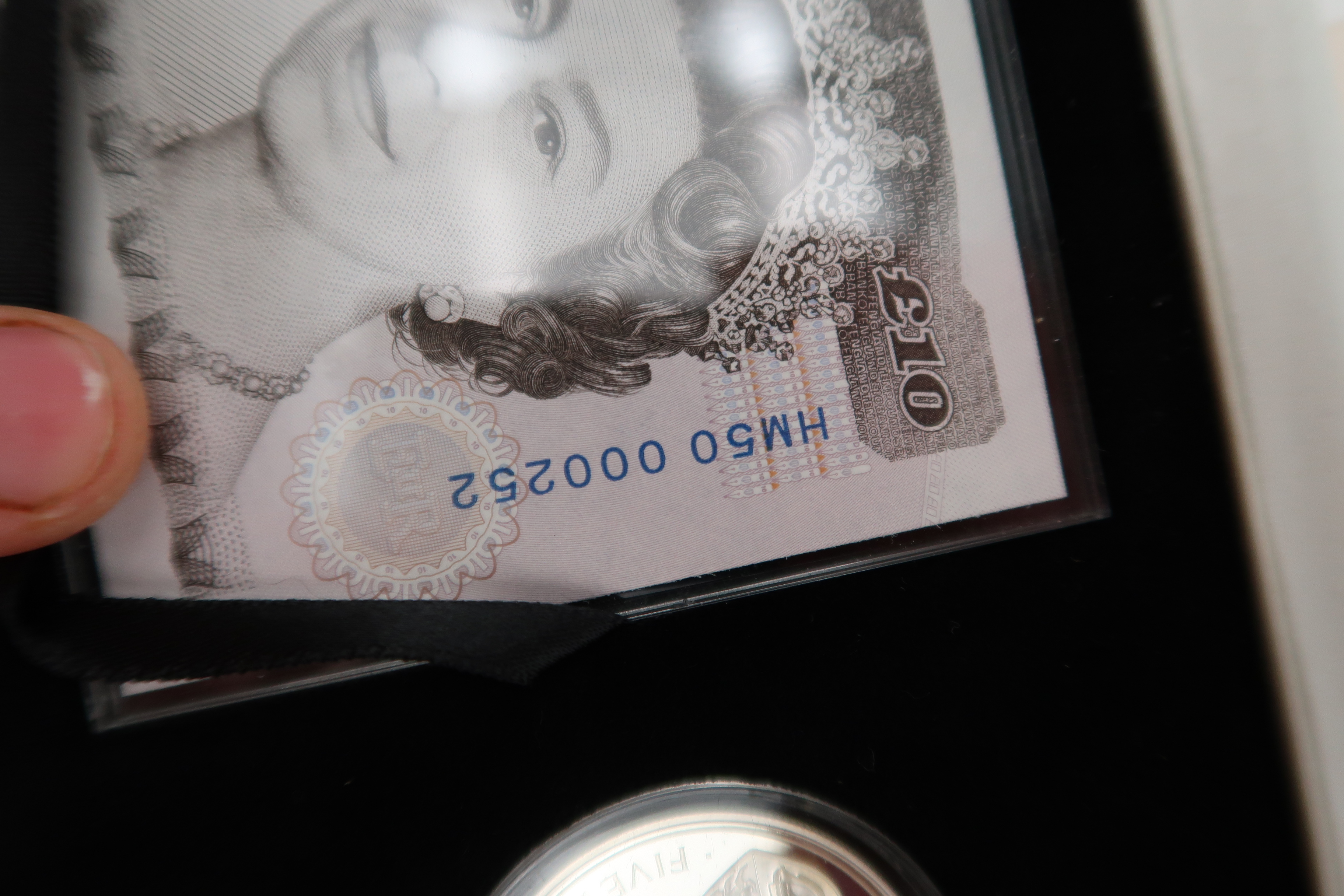 Elizabeth II (1952-2022) Bank of England 1994 Tercentenary  Commemorative Set £50 A01003139 ( - Image 5 of 5