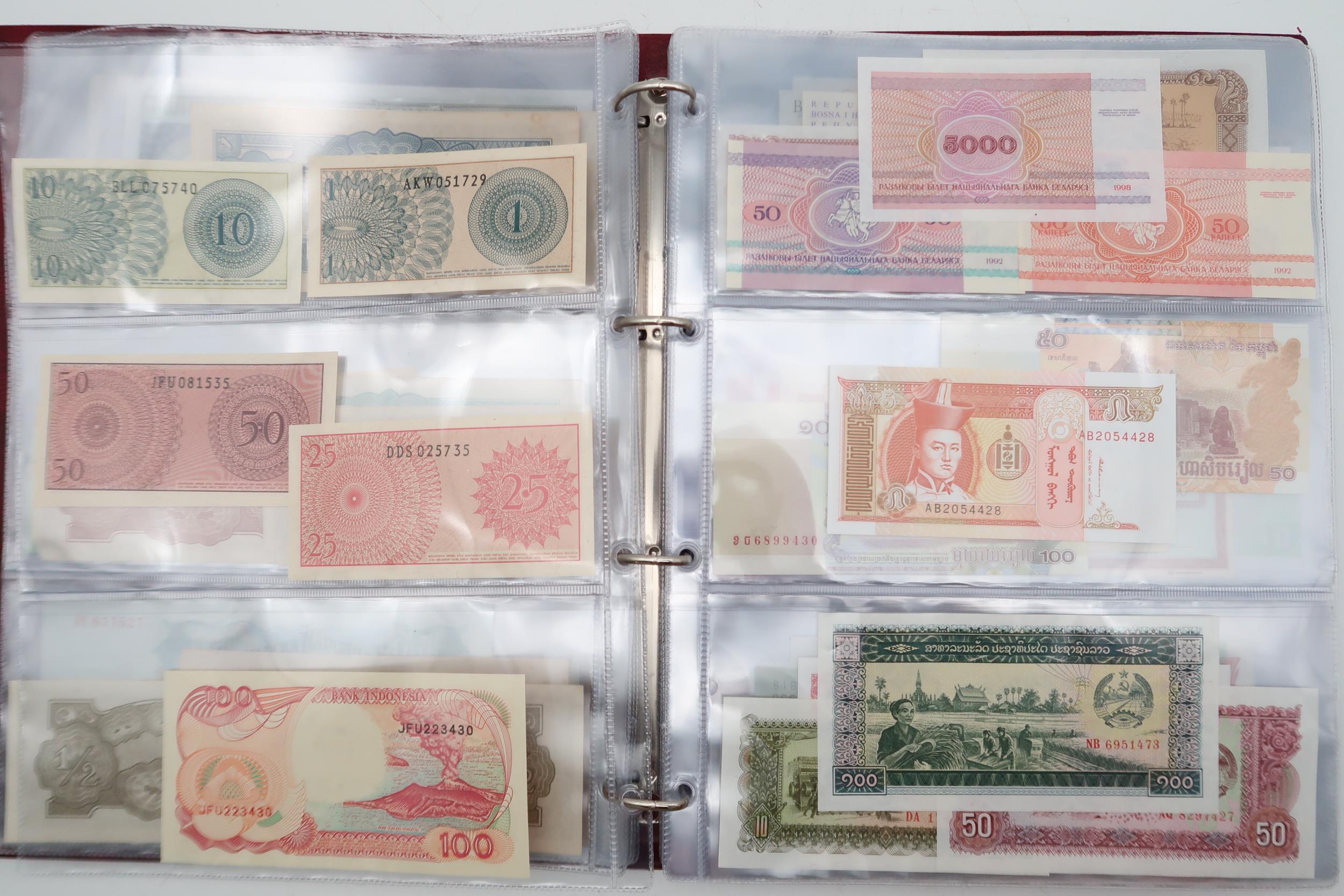 BANKNOTES  a collection of worldwide banknotes to include a quantity of Royal Bank of Scotland £1 - Image 4 of 12