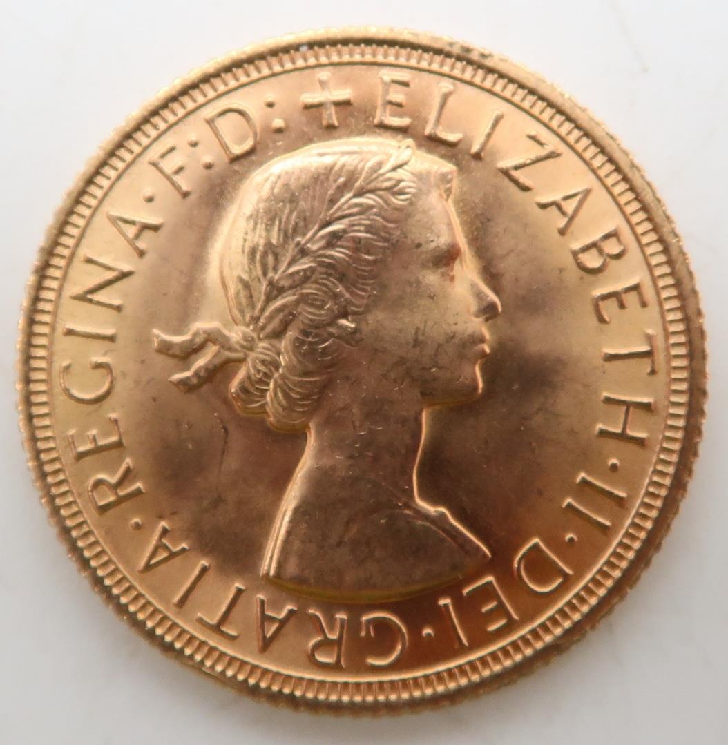 Elizabeth II (1952-2022) 1 Sovereign 1967 Obverse 1st portrait of Queen Elizabeth II laureate