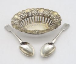 An Edwardian silver bonbon dish, Birmingham 1904, of oval form, in the Art Nouveau style, with