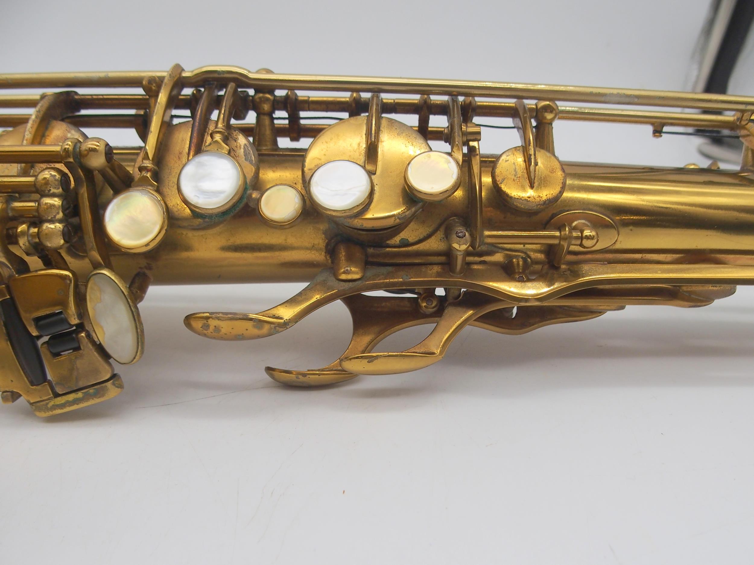 **WITHDRAWN** Pennsylvania Special Baritone Saxophone serial number 261180 engraved "Pensyl - Image 21 of 33