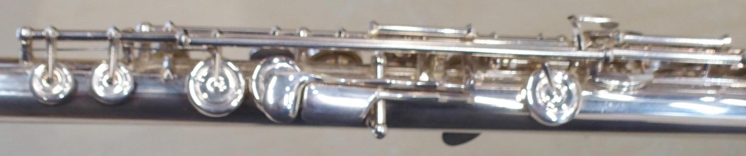 Pearl Quartz Flute Model PF-765 with gold lip-plate serial number A0066 with fitted case and Pearl - Image 6 of 8