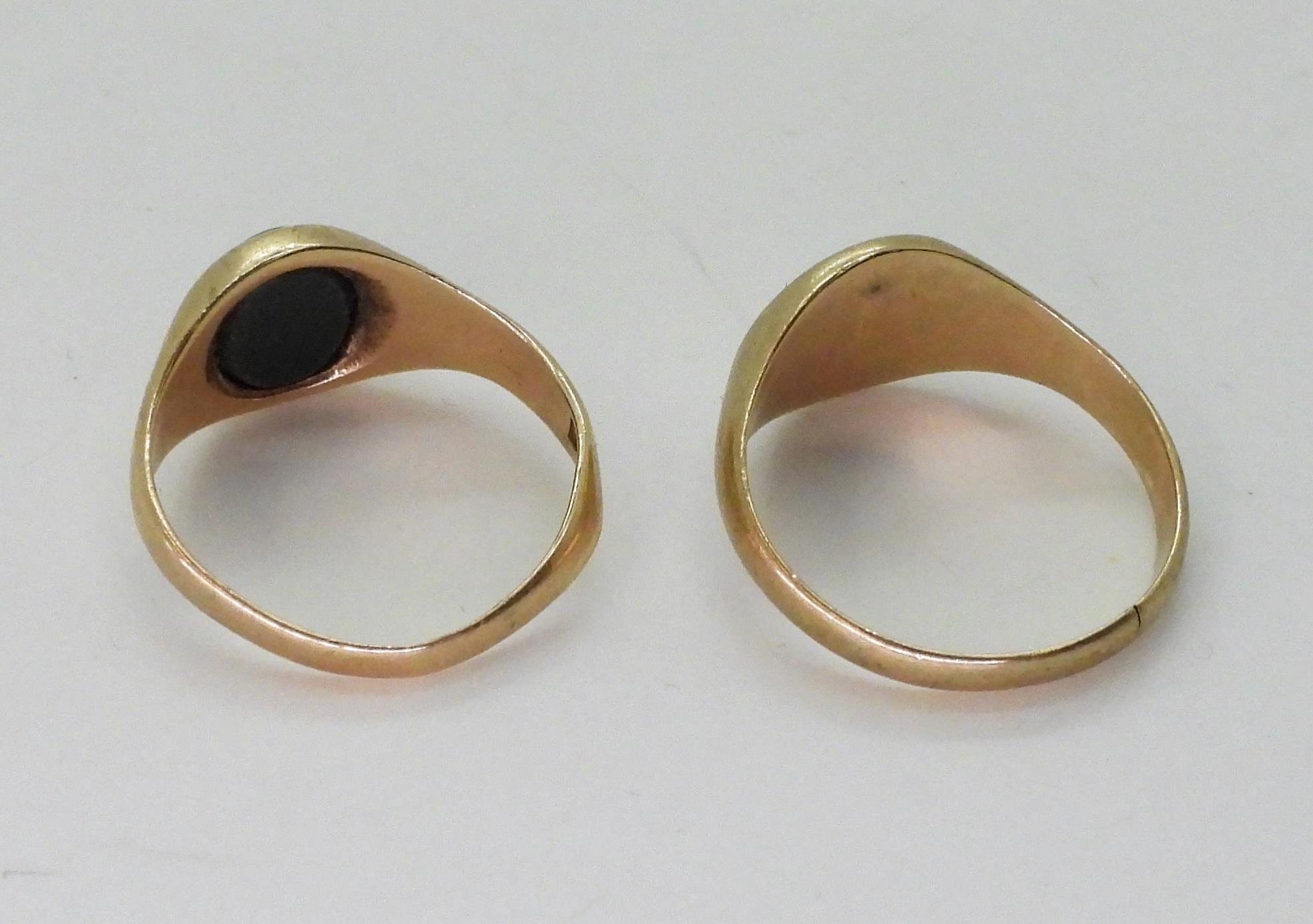 A 9ct gold signet ring set with a bloodstone, size M, and a signet ring size O, weight 5.7gms - Image 3 of 3