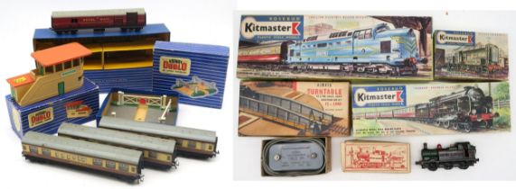 A quantity of mixed model railway, to include boxed Hornby Dublo station accessories, model kits