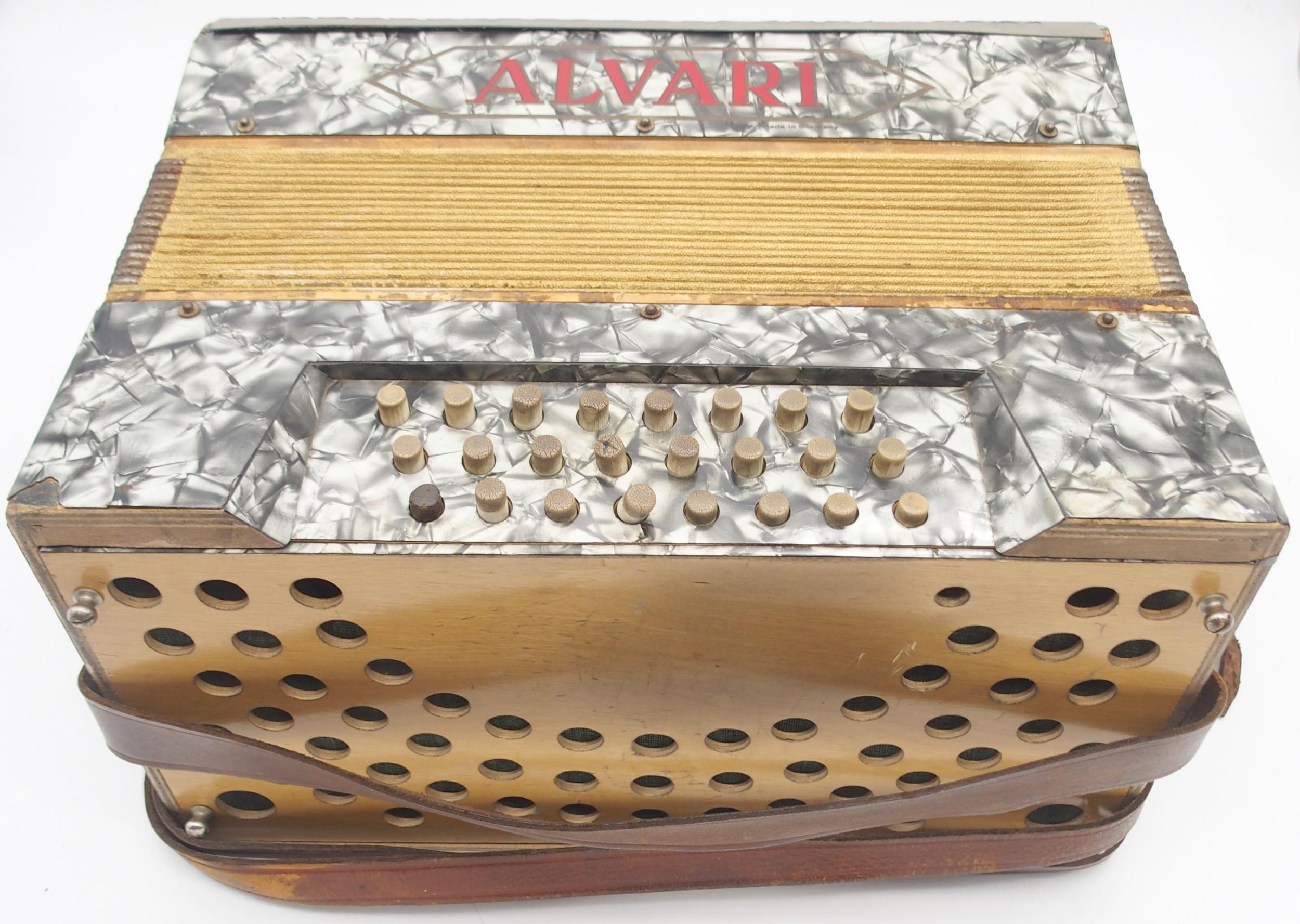 An Alvari 24 bass 25 key piano accordion together with a Sicilian flat back mandolin by Afredo - Image 3 of 9