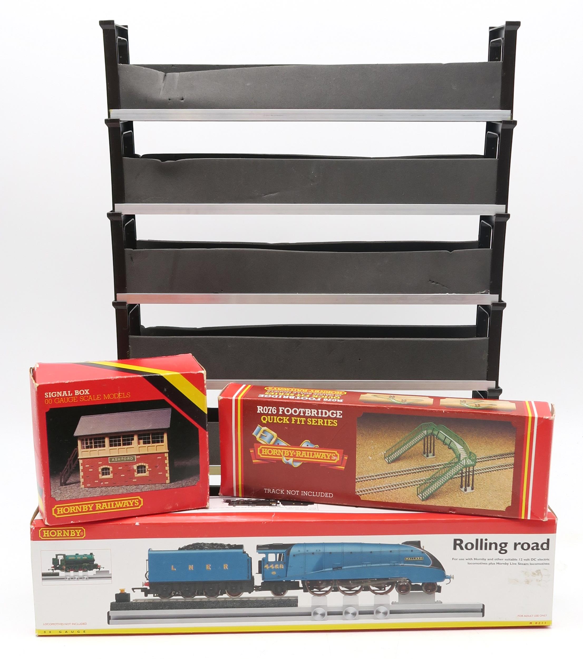 A large quantity of 00-gauge railway accessories, to include a Hornby R8211 Rolling Road, assorted - Image 5 of 8