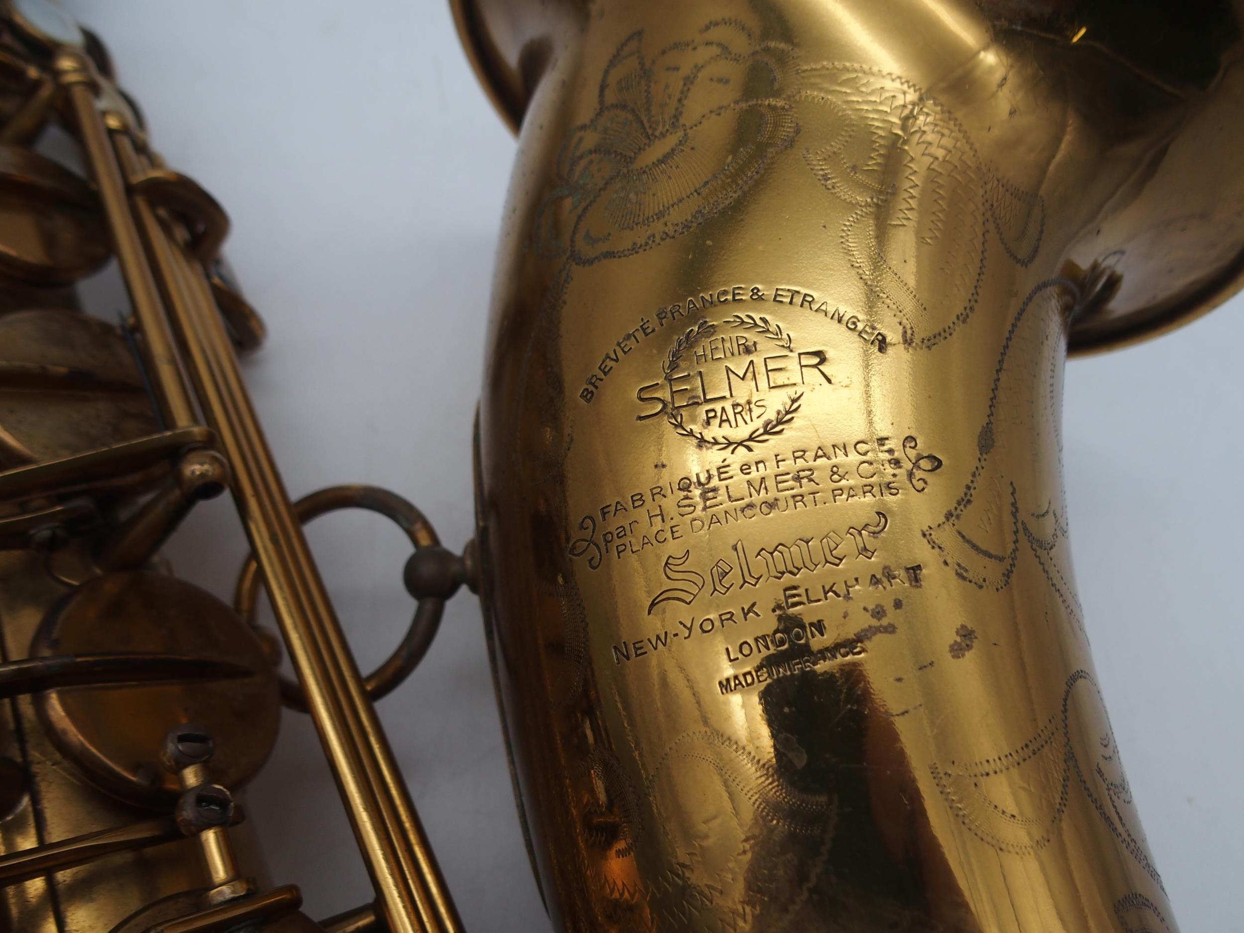 **WITHDRAWN** Pennsylvania Special Baritone Saxophone serial number 261180 engraved "Pensyl - Image 14 of 33