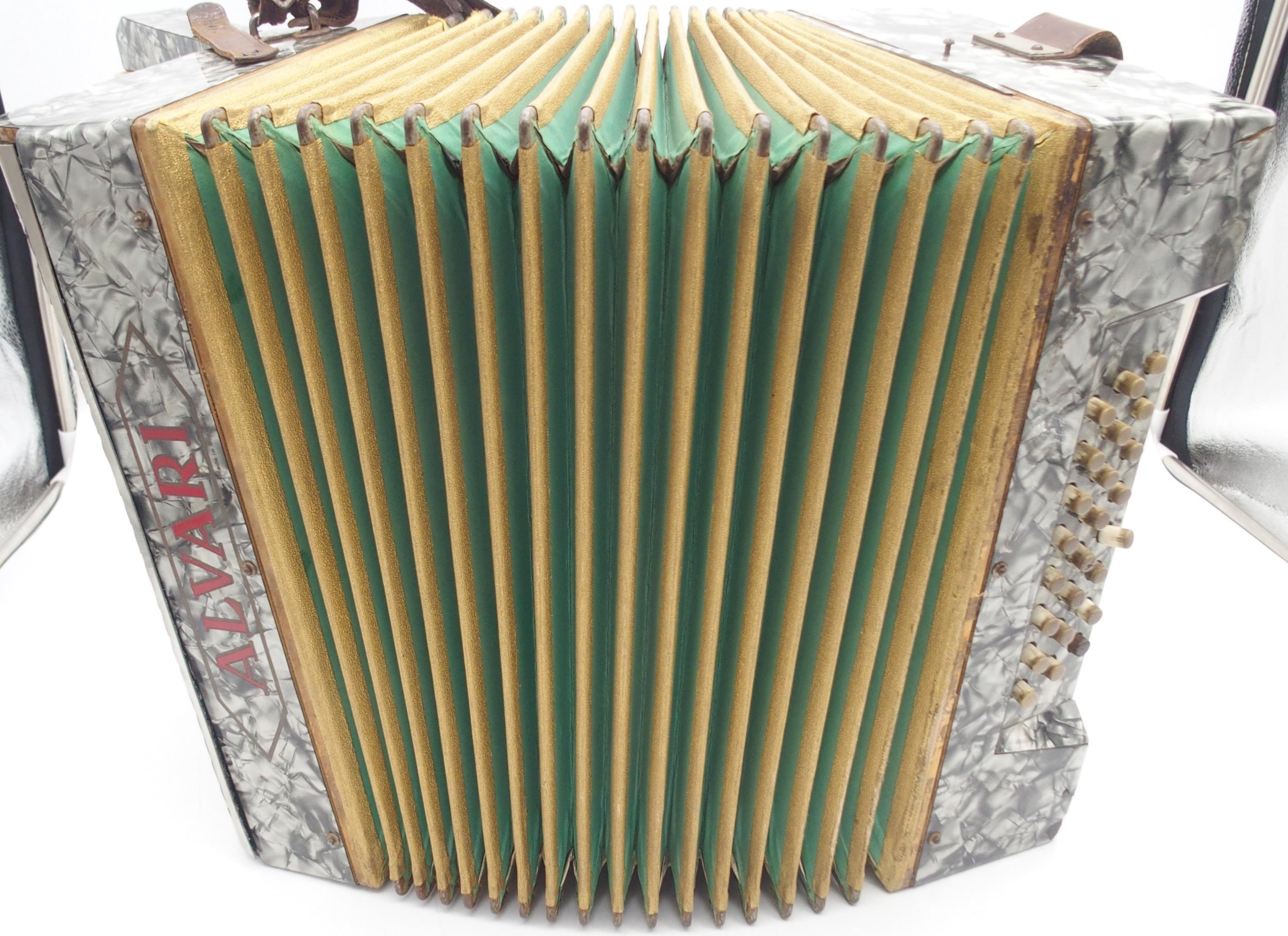 An Alvari 24 bass 25 key piano accordion together with a Sicilian flat back mandolin by Afredo - Image 5 of 9