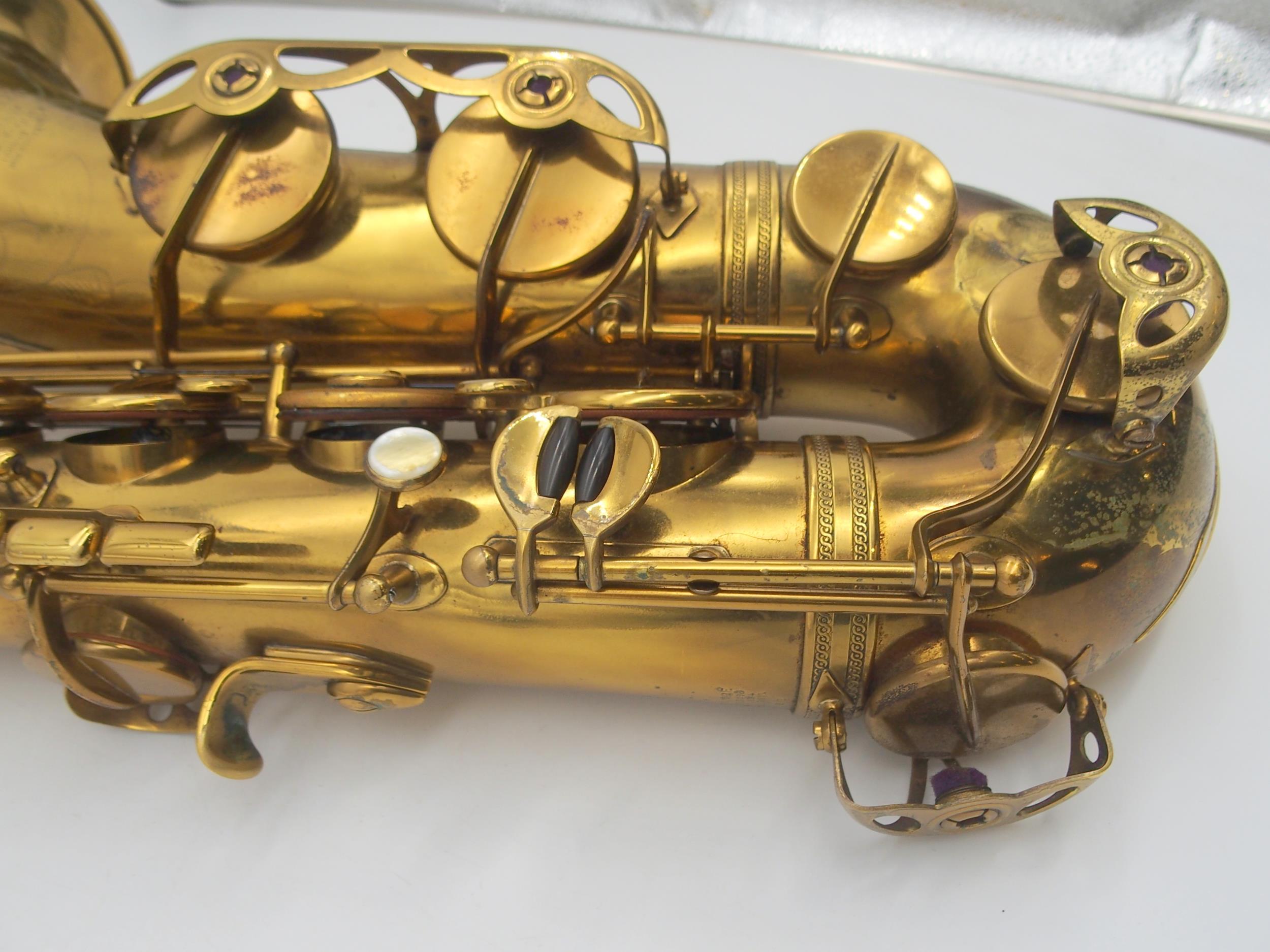 **WITHDRAWN** Pennsylvania Special Baritone Saxophone serial number 261180 engraved "Pensyl - Image 16 of 33