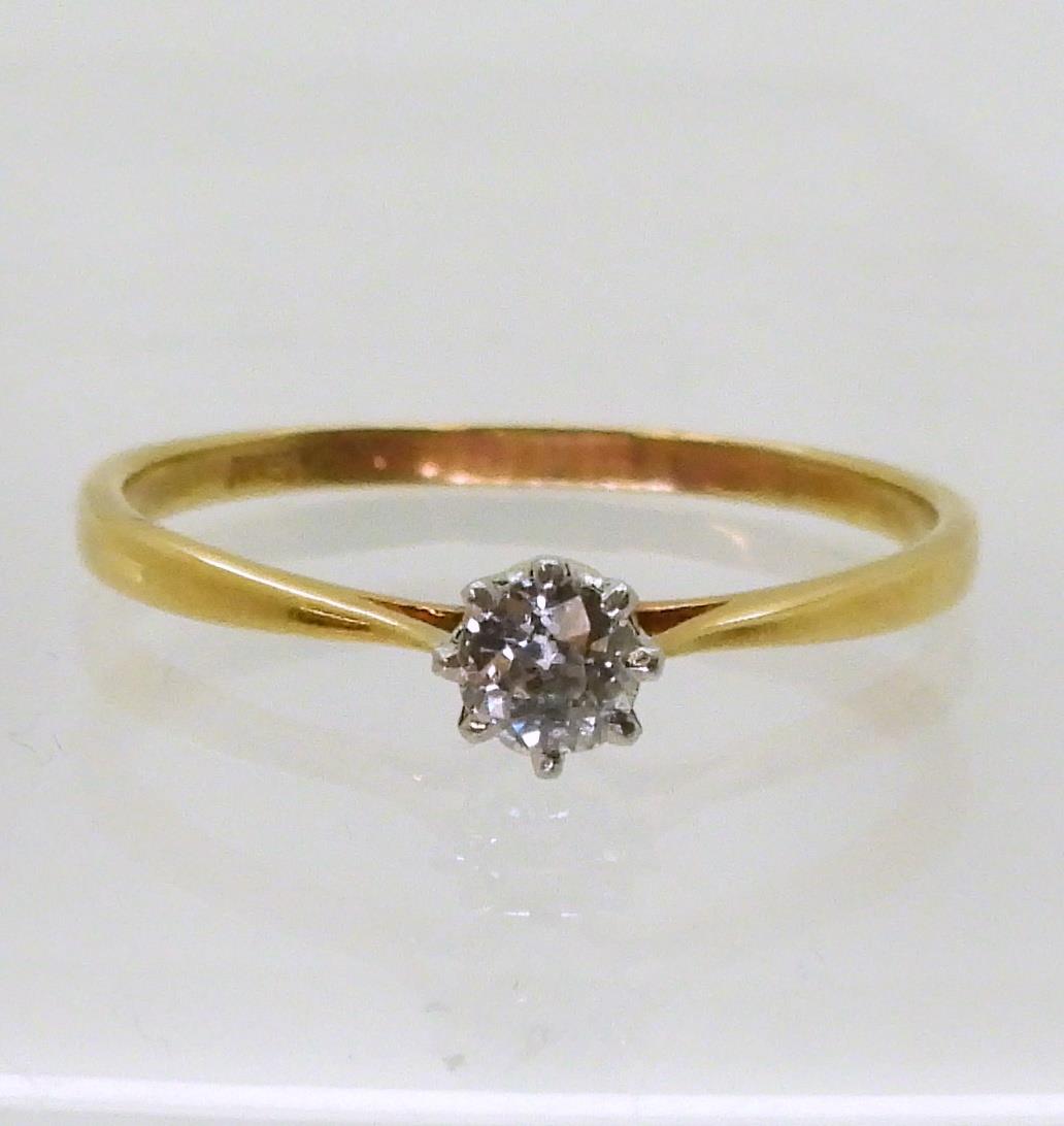 An 18ct gold diamond solitaire of estimated approx 0.25cts, finger size V, weight 2.3gms Condition - Image 2 of 3