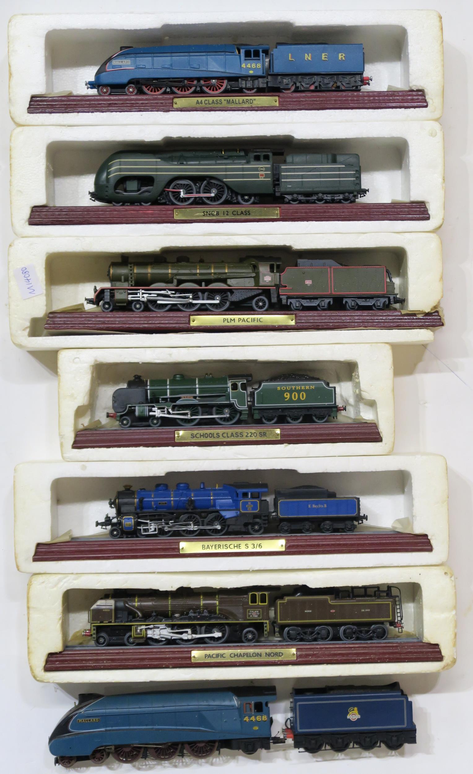 Assorted 1:87/HO-scale model kits by Revell and Esci, together with Hornby 'Mallard' locomotive - Image 2 of 2