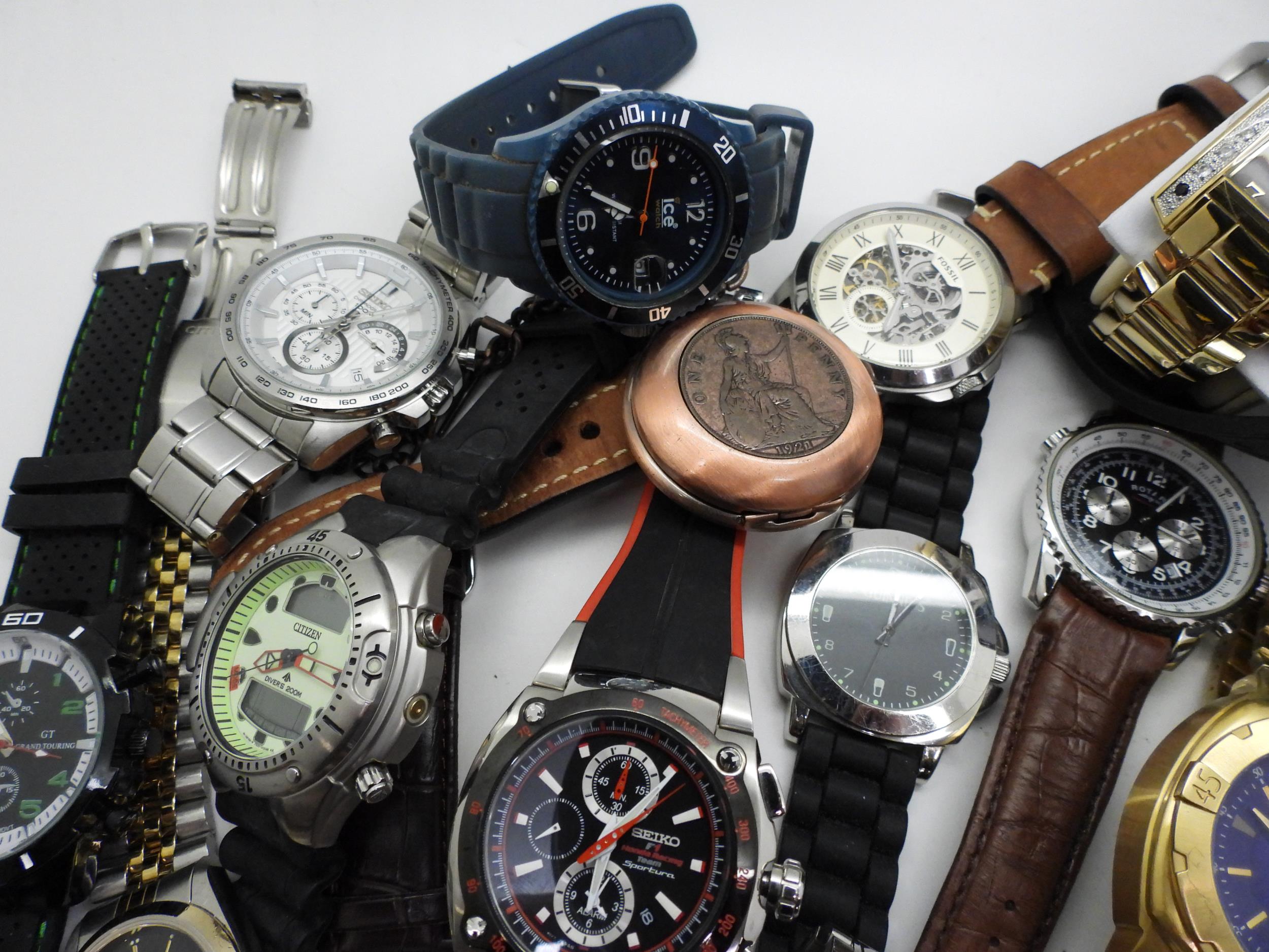 A large collection of fashion watches to include Seiko Chronograph, Nubeo, Sekonda, further Seikos - Image 4 of 6