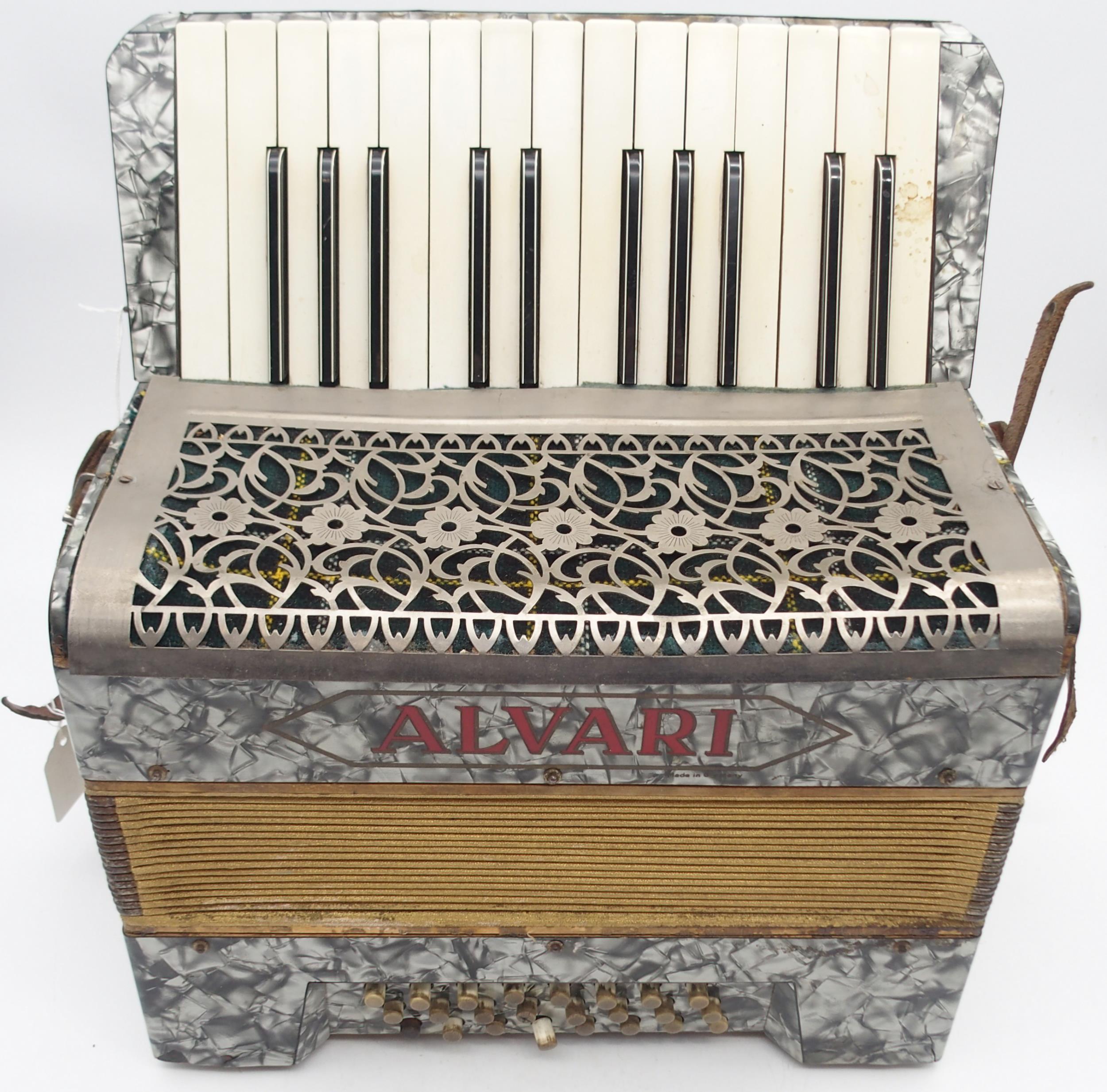 An Alvari 24 bass 25 key piano accordion together with a Sicilian flat back mandolin by Afredo - Image 2 of 9