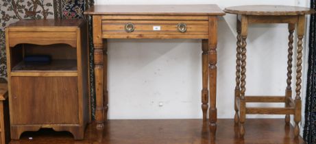 A lot comprising an early 20th century single drawer side table, bedside cabinet and an oak barley