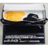 Pearl Quartz Flute Model PF-765 with gold lip-plate serial number A0066 with fitted case and Pearl