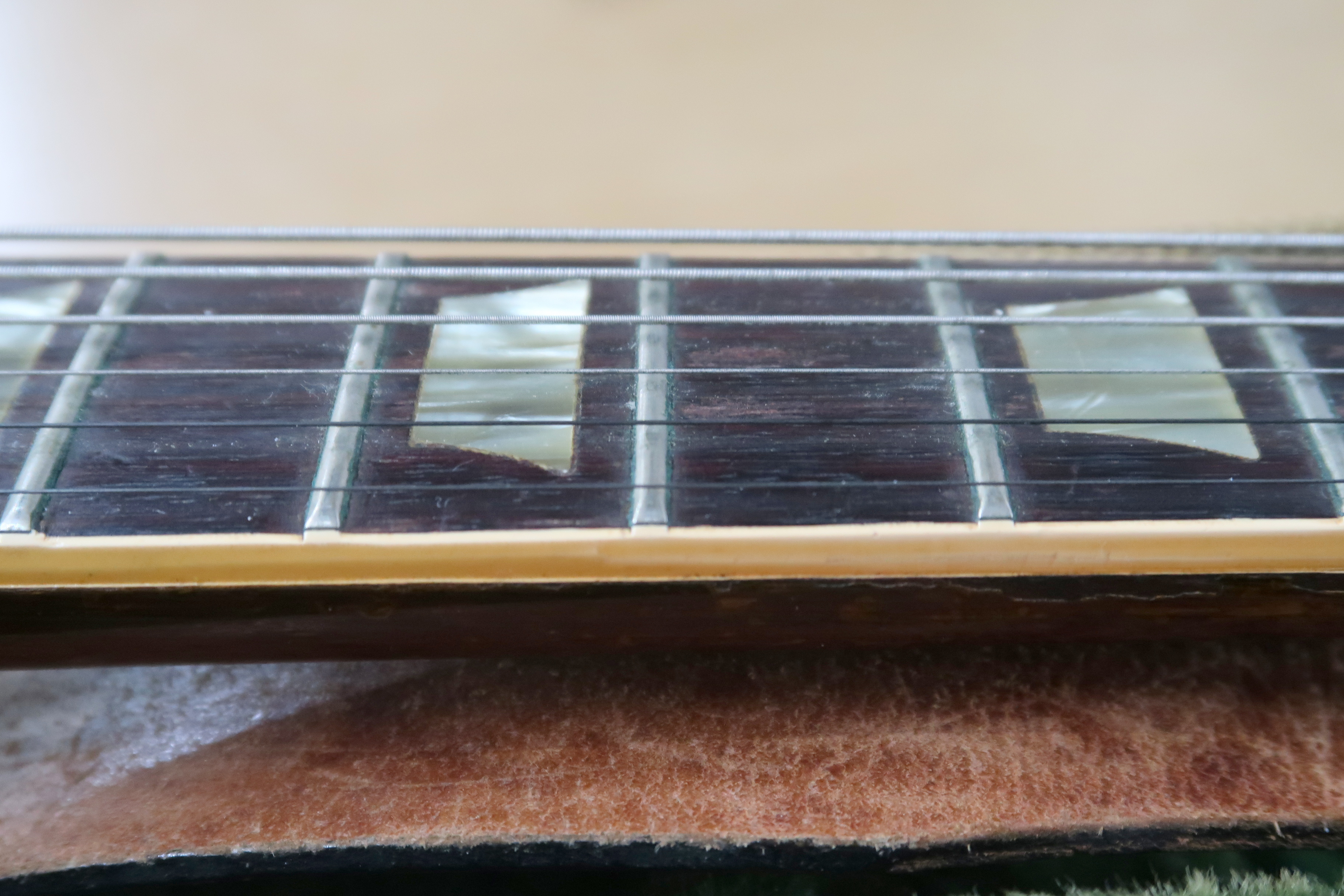 GIBSON a Gibson J160E electro acoustic guitar in dark sunburst serial number 890922 circa 1969 - Image 32 of 39