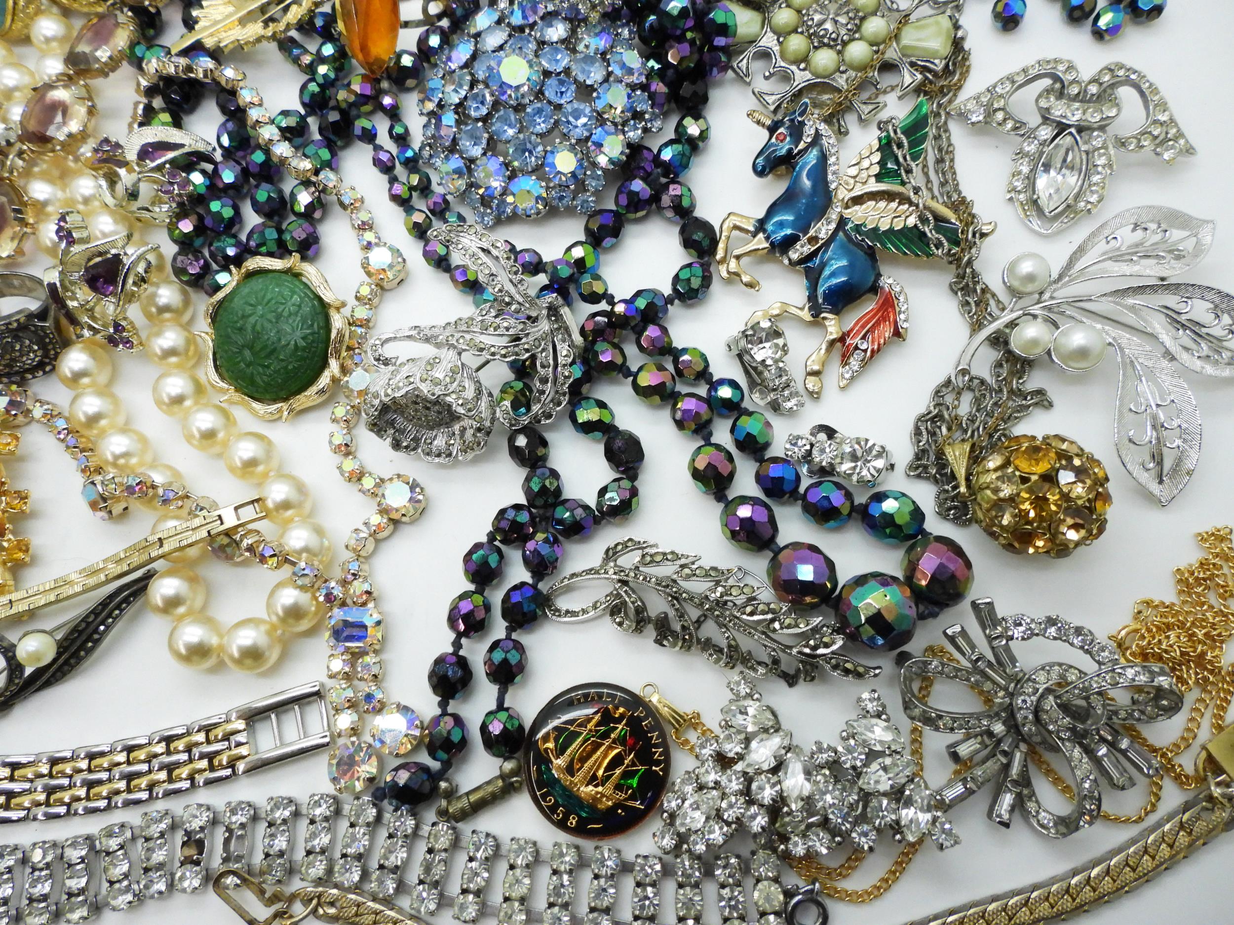 Peacock beads,a watch retailed by Oscar De La Renta, silver and marcasite items, a Montine watch etc - Image 3 of 3