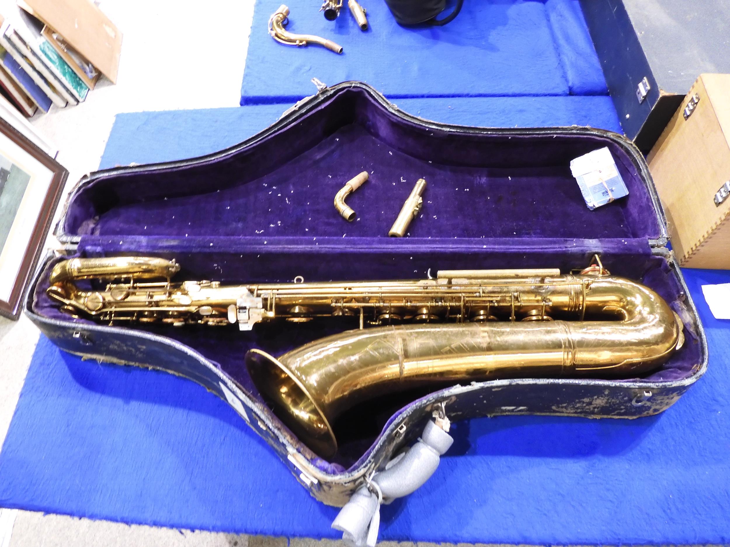 **WITHDRAWN** Pennsylvania Special Baritone Saxophone serial number 261180 engraved "Pensyl - Image 33 of 33