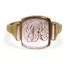 A 9ct gold signet ring with monogram, S1/2, weight 5.1gms Condition Report:Available upon request