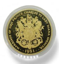 COMMEMORATIVE 22CT GOLD MEDALLION  Obverse HRH Prince Charles and Lady Diana facing left ST PAUL'S