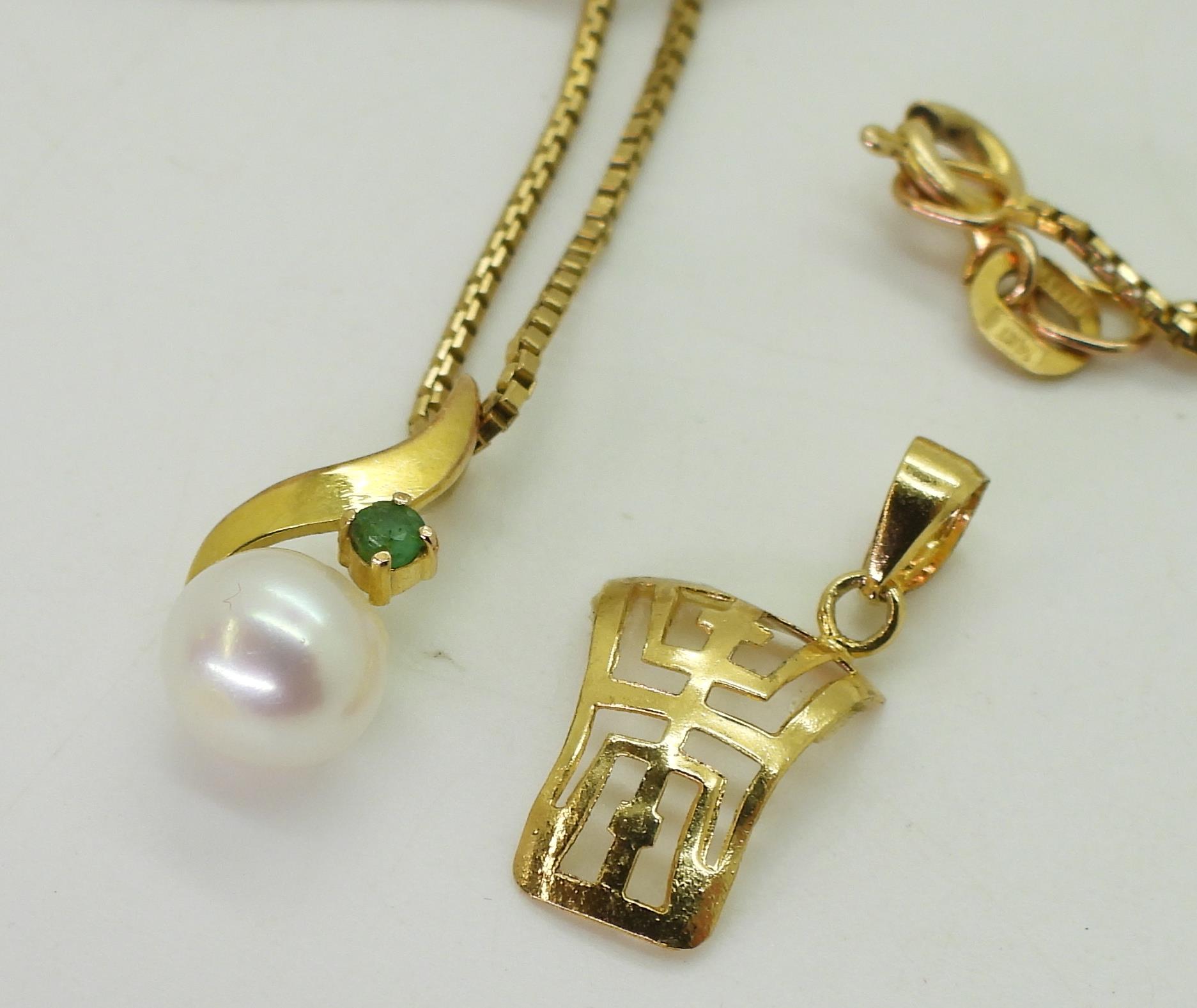 A 14k 38cm, diamond cut box chain, with a 14k pearl and emerald pendant and a yellow metal Chinese - Image 2 of 2