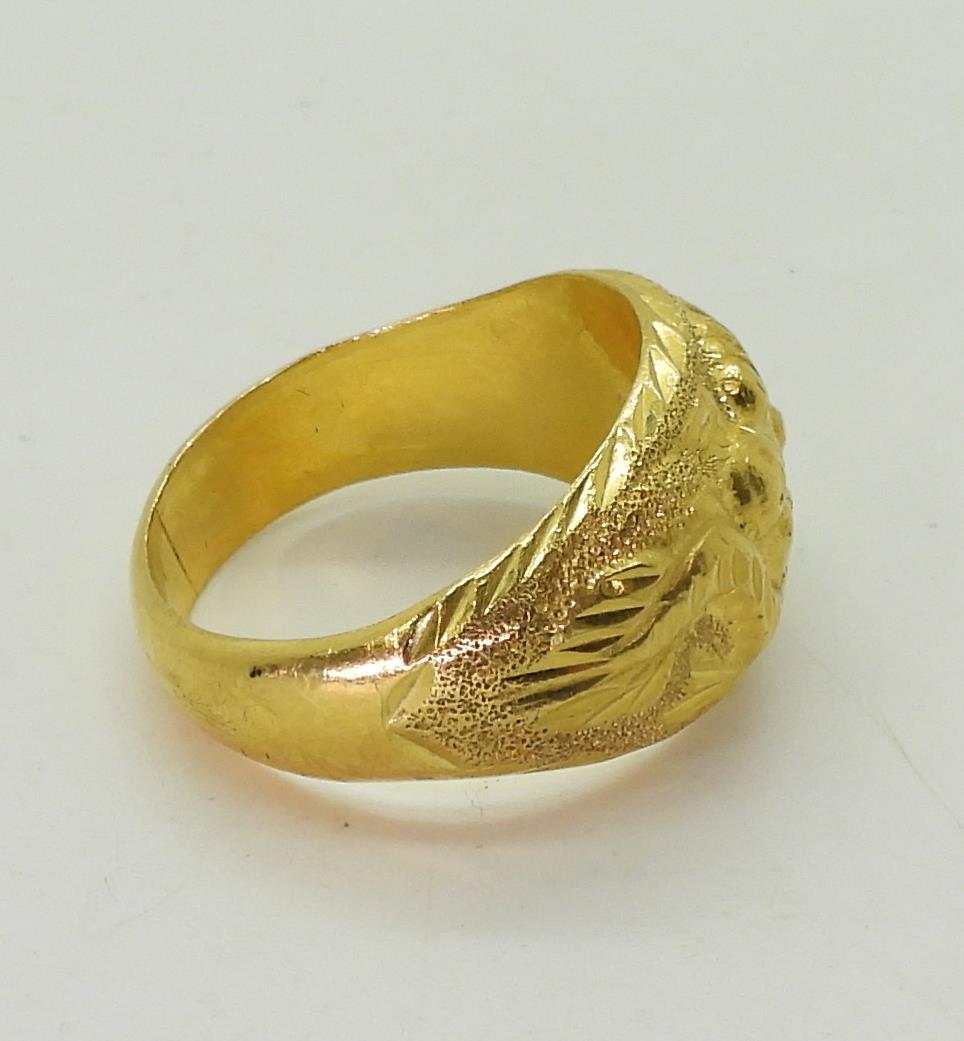 A Chinese dragon ring, stamped 96.5%? further stamped with Chinese characters, size Y1/2, weight 7. - Image 4 of 6