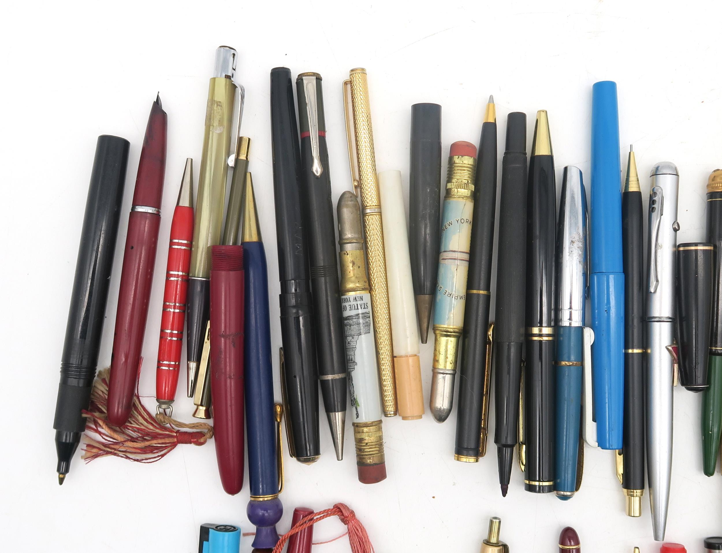 A mixed collection of fountain and ballpoint pens, to include Waterman, Queensway etc. Condition - Image 2 of 5