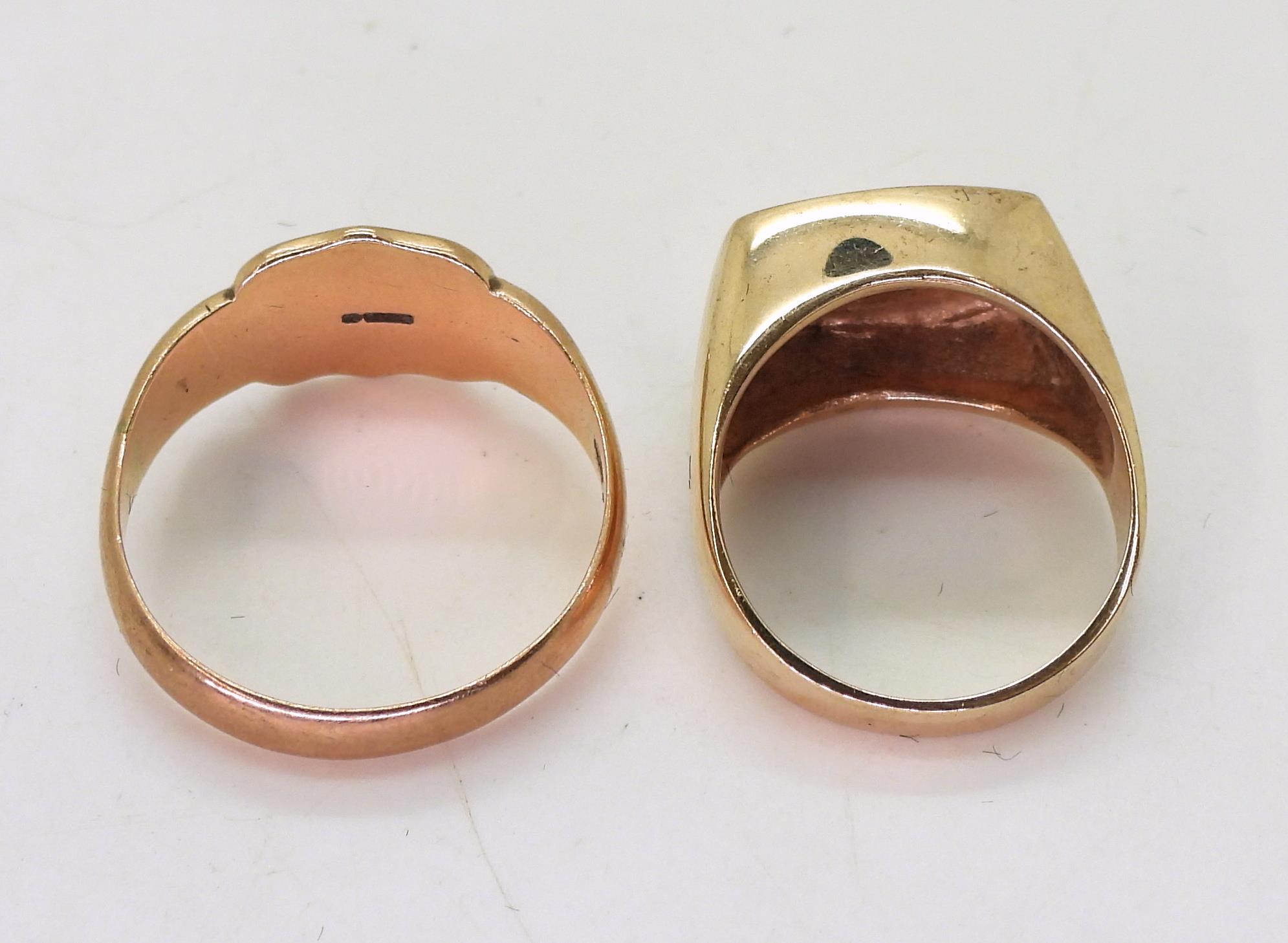 Two 9ct gold signet rings, diamond set size L1/2, shield shaped size U, weight combined 9.3gms - Image 5 of 5