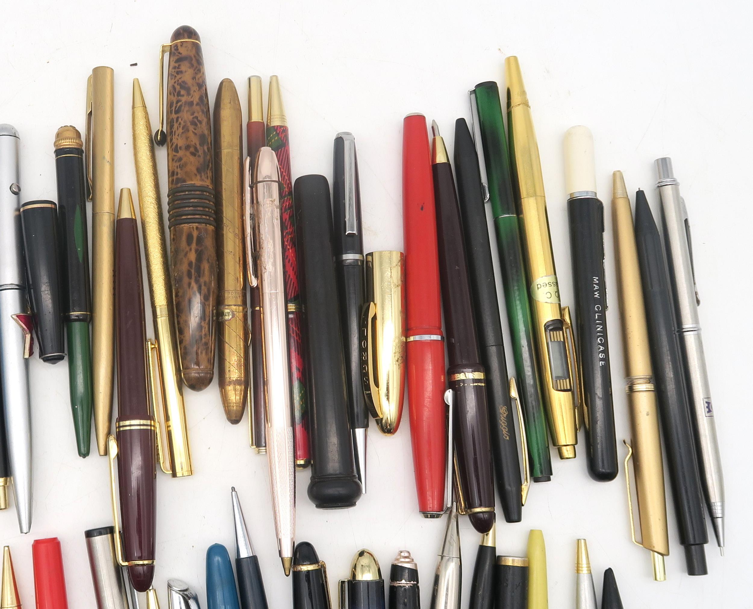 A mixed collection of fountain and ballpoint pens, to include Waterman, Queensway etc. Condition - Image 3 of 5