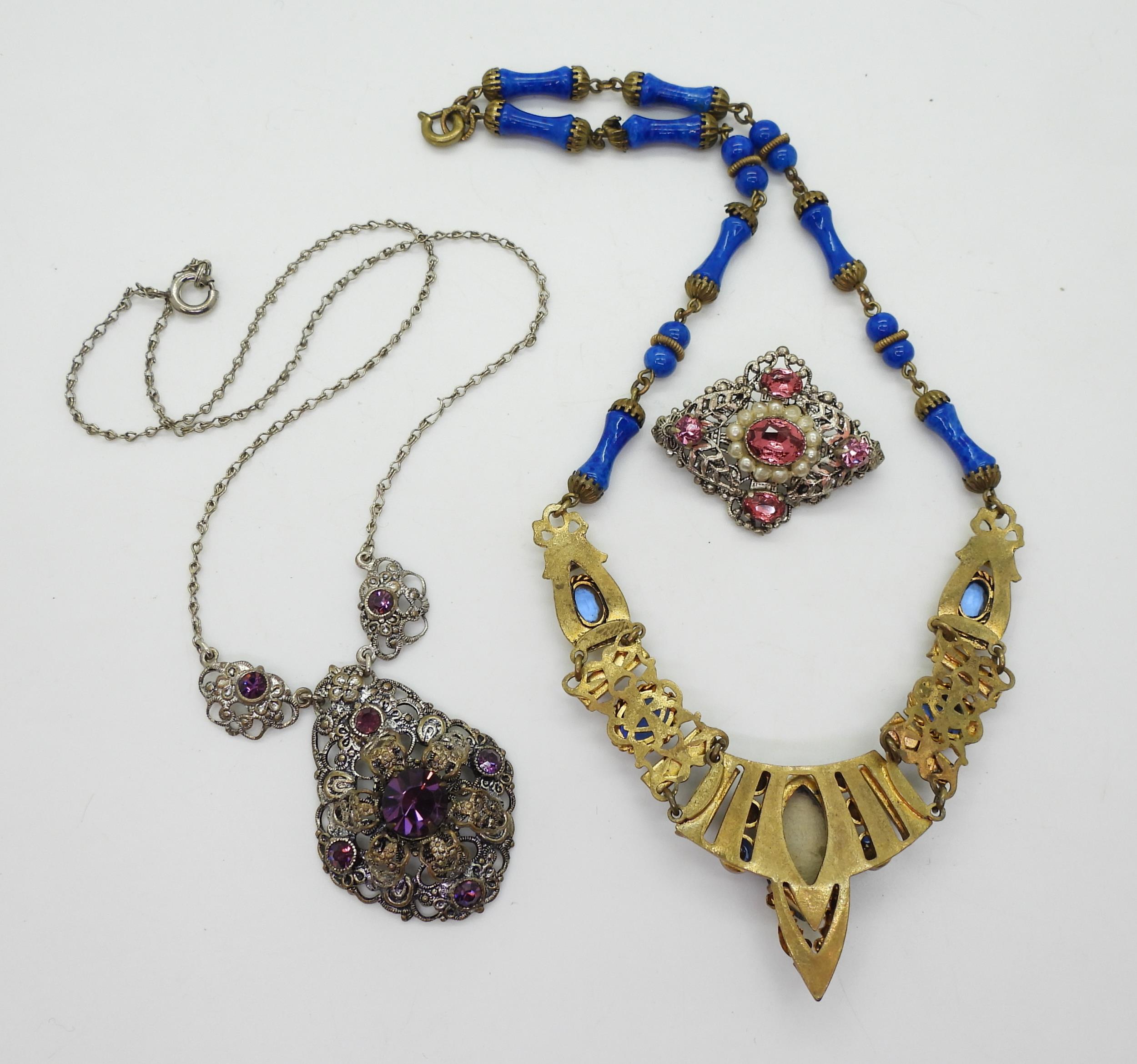 A Czech glass necklace, signed Czechoslovakia, possibly Neiger brothers and two further - Image 2 of 3
