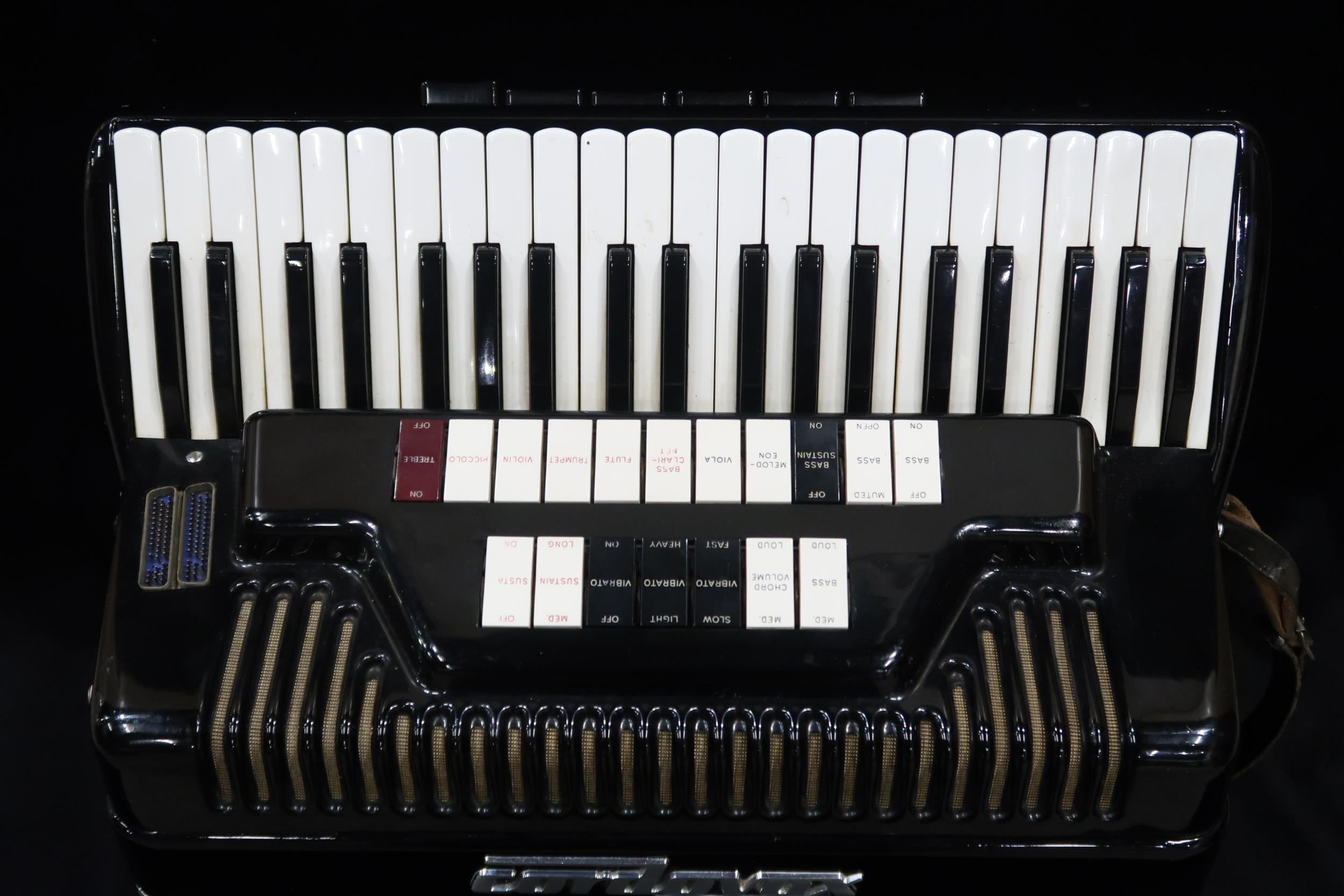 CORDOVOX a Cordovox 120 bass 41 key piano accordion with case  In 1962, a Farfisa technical team led - Image 3 of 9
