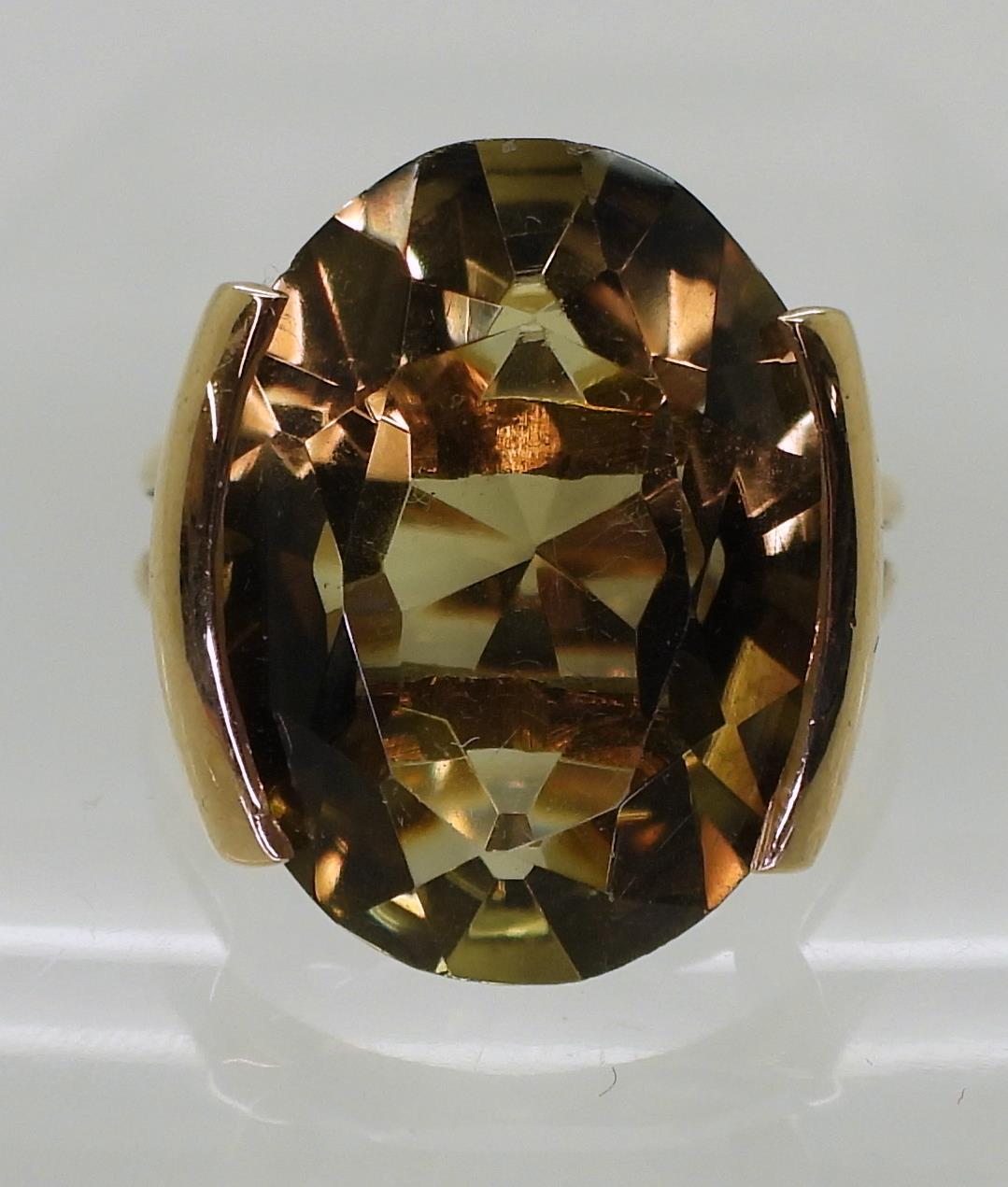 A 9ct gold smoky quartz retro ring, Edinburgh hallmarks for 1978, finger size O1/2, weight 6.6gms - Image 3 of 5