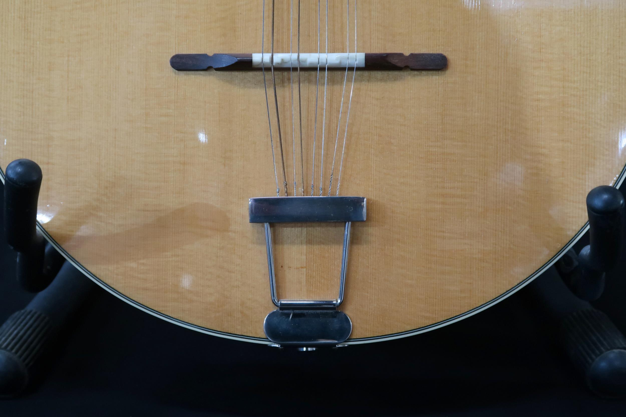 A Kentucky bouzouki mandolin 24 frets model KM-004 serial number 18514 bearing label to the interior - Image 4 of 16