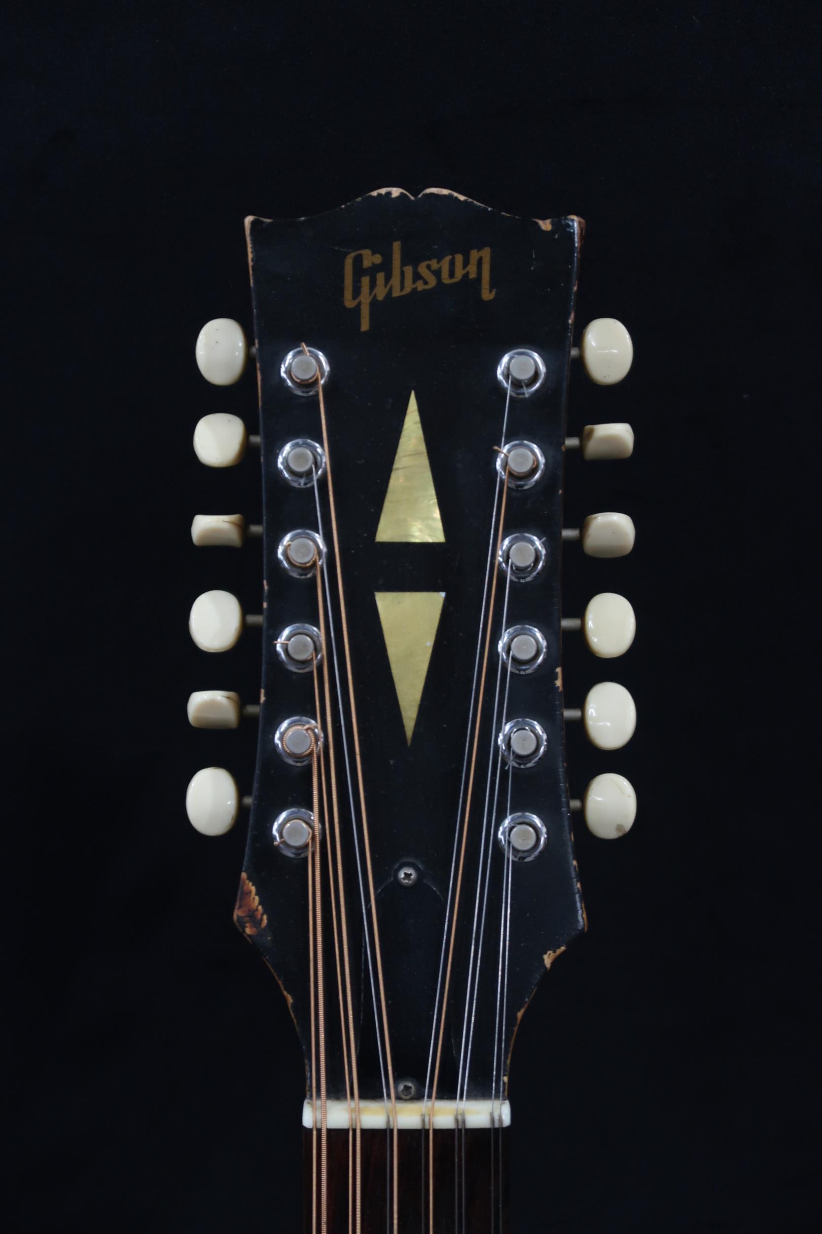 GIBSON A vintage 1960's Gibson B-45 12 string acoustic guitar with natural finish and  tortoise - Image 2 of 20