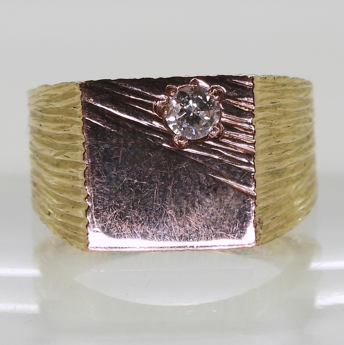 A 9ct gold diamond set signet ring, size R1/2, weight 15.9gms Condition Report:Diamond has a chip - Image 2 of 5