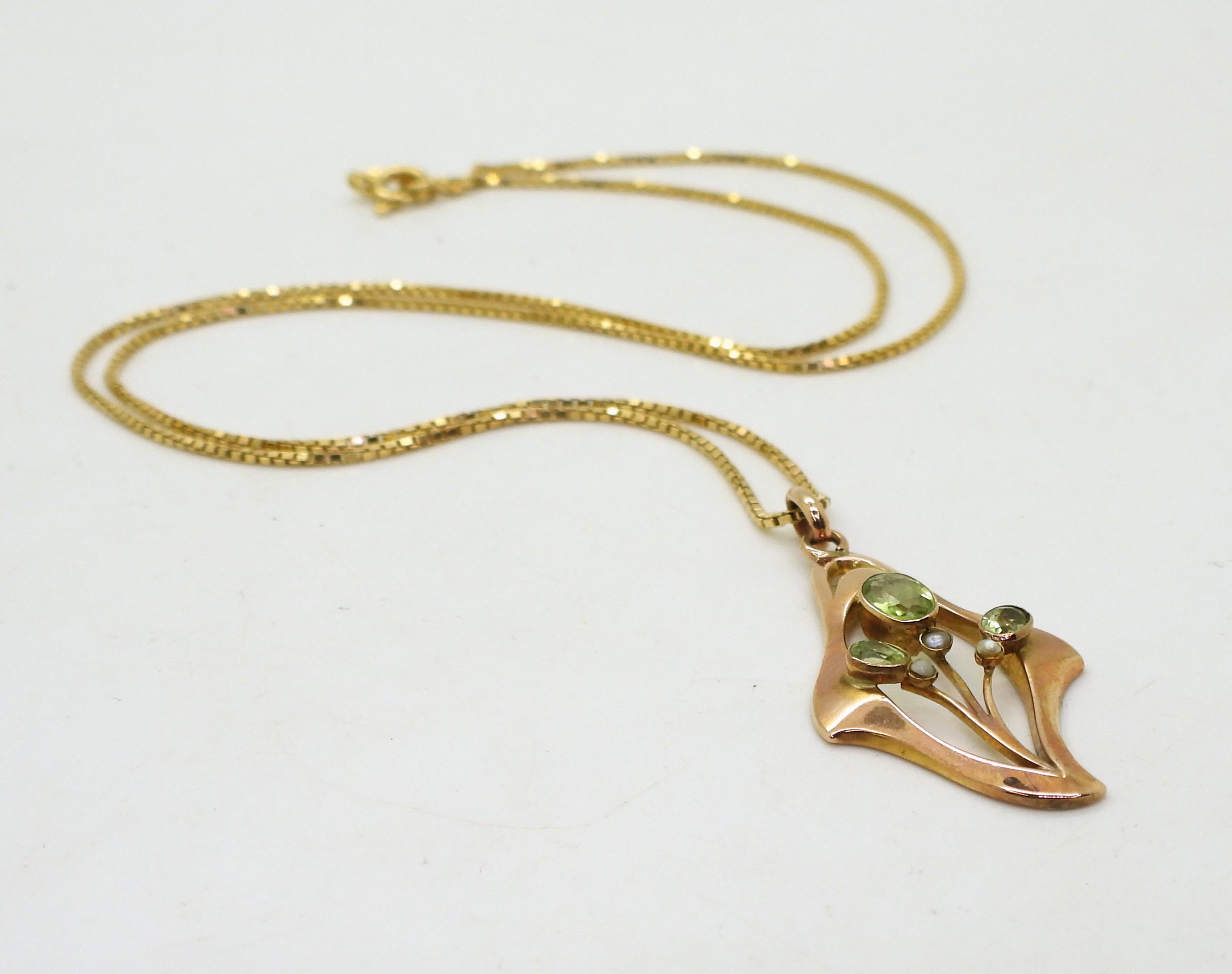 A 9ct rose gold Murrle Bennet & Co peridot & pearl pendant, weight 1.4gms, together with an - Image 3 of 4