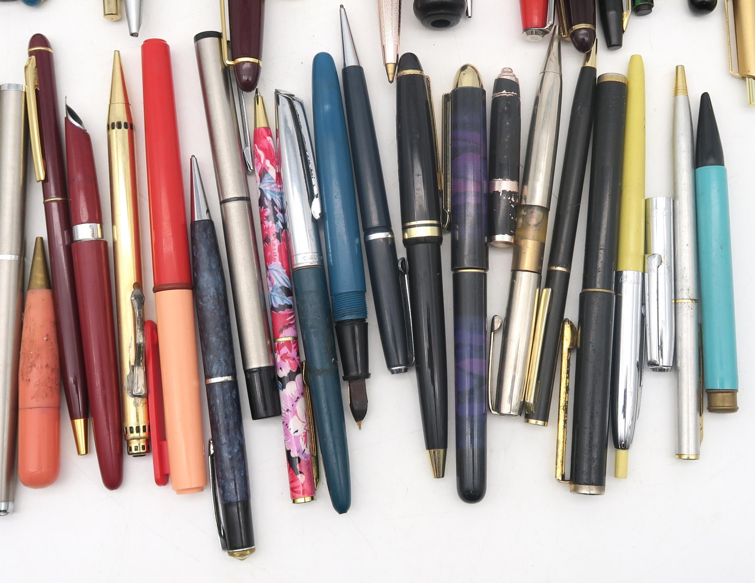 A mixed collection of fountain and ballpoint pens, to include Waterman, Queensway etc. Condition - Image 4 of 5