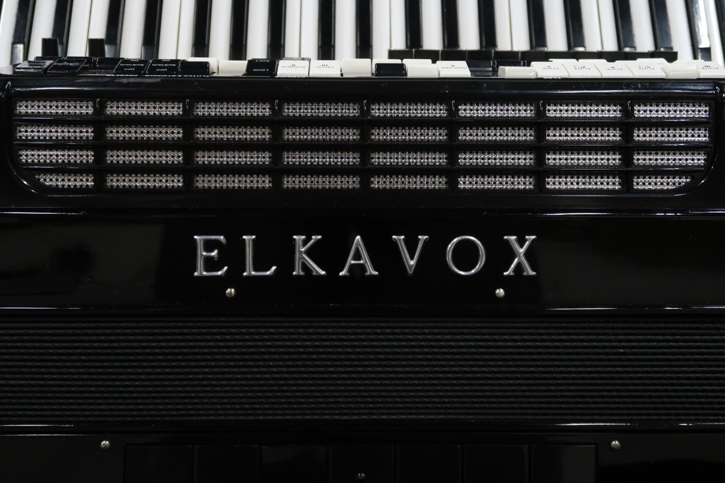 An Elkavox 83 120 bass 41 key piano accordion with case  Condition Report:Available upon request - Image 4 of 8