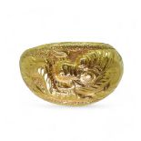 A Chinese dragon ring, stamped 96.5%? further stamped with Chinese characters, size Y1/2, weight 7.