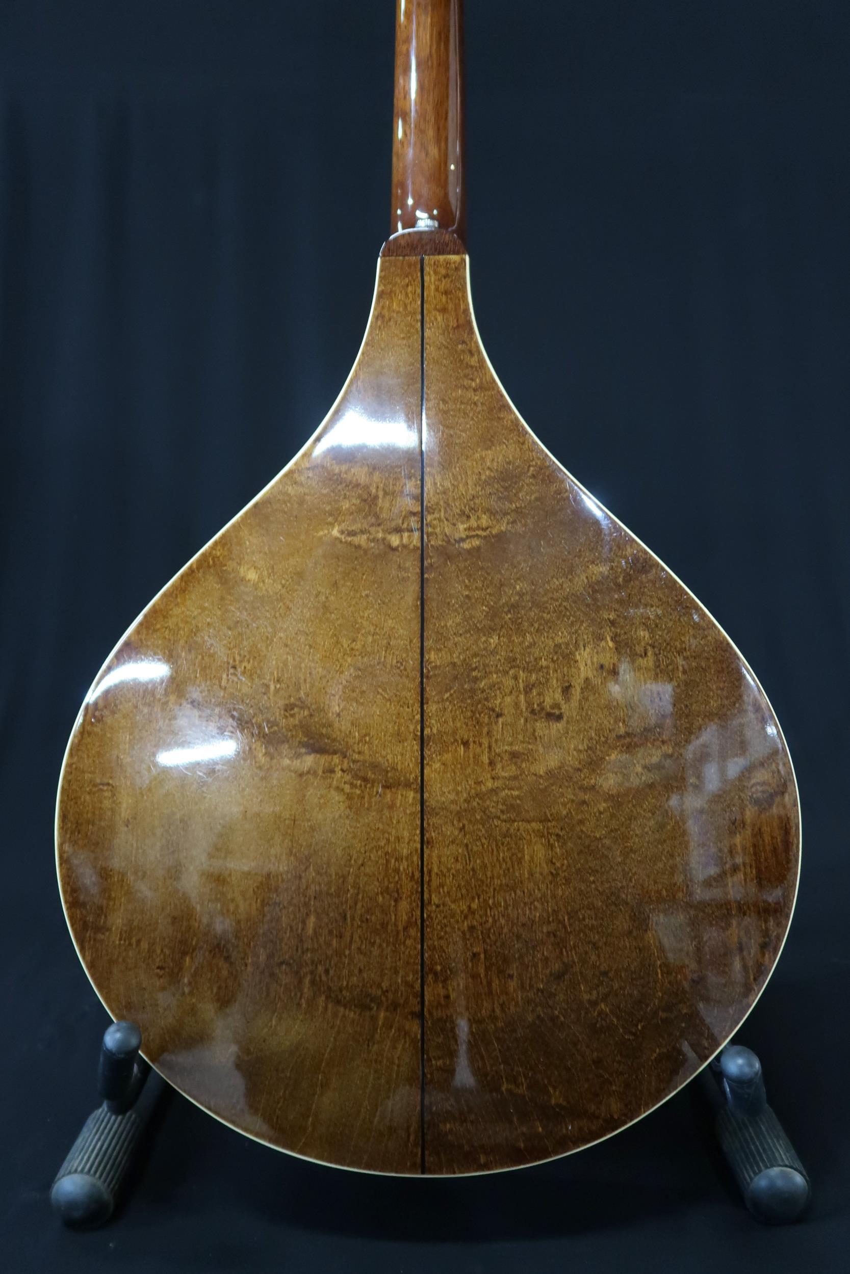 A Kentucky bouzouki mandolin 24 frets model KM-004 serial number 18514 bearing label to the interior - Image 14 of 16
