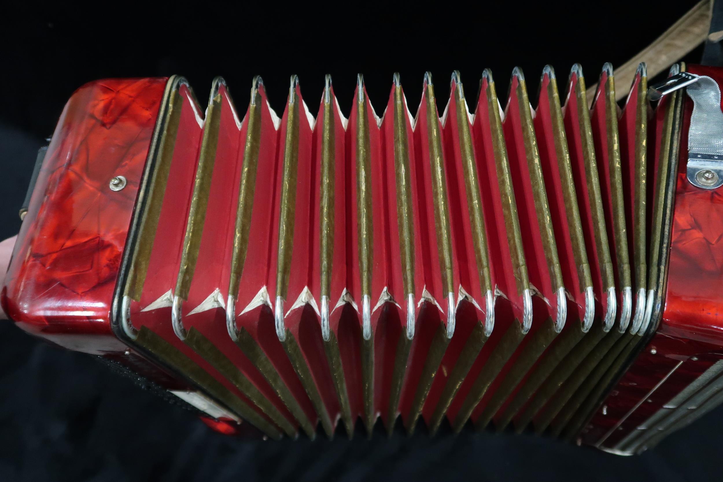 A HOHNER TANGO II M 96 bass  37 key piano accordion in red with case Condition Report:Available upon - Image 7 of 11