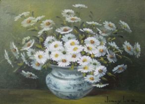 NANCY LEE (AMERICAN 20th CENTURY)  DAISIES  Oil on canvas, signed lower right, 29 x 39cm   Condition