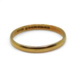 An 18ct gold Glasgow 1920 wedding ring, size Y, weight 3gms Condition Report:Available upon request