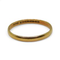An 18ct gold Glasgow 1920 wedding ring, size Y, weight 3gms Condition Report:Available upon request