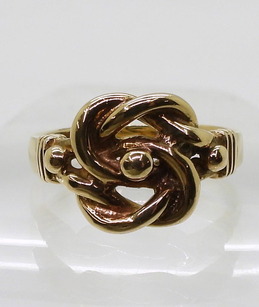 A 9ct gold knot ring, size X1/2, weight 8.2gms Condition Report:Available upon request - Image 3 of 5