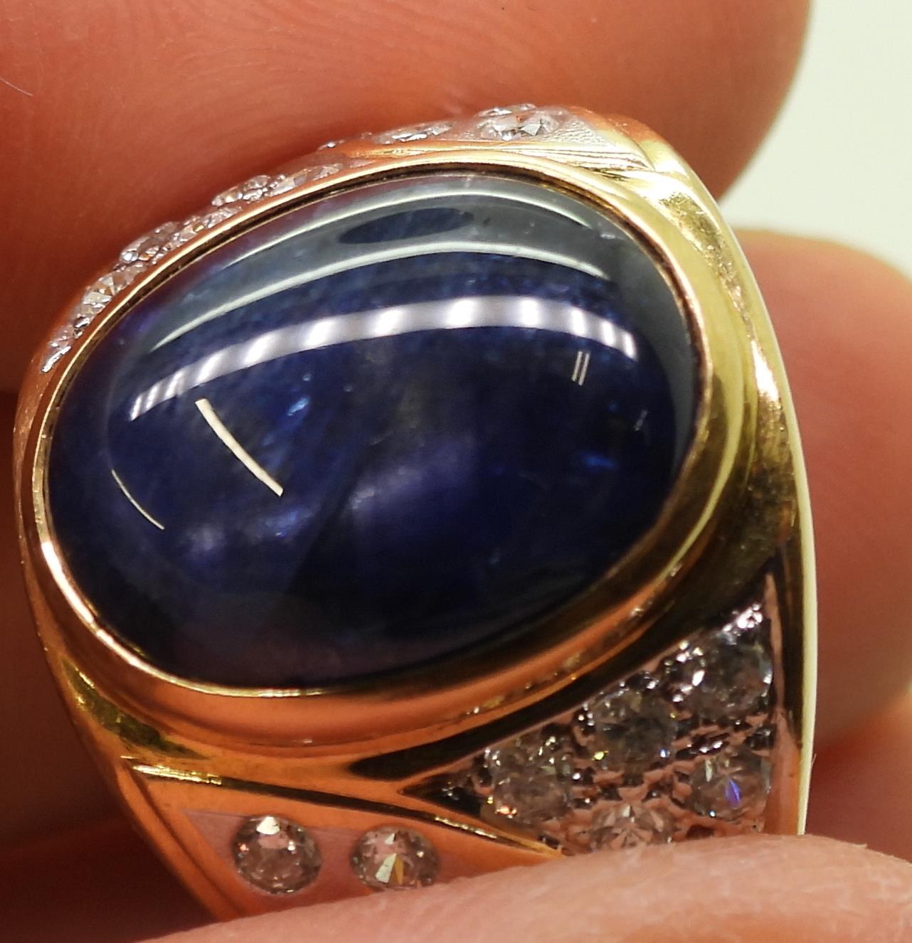 A yellow metal ring set with a star sapphire and clear gems, size S, weight 13.7gms Condition - Image 6 of 7