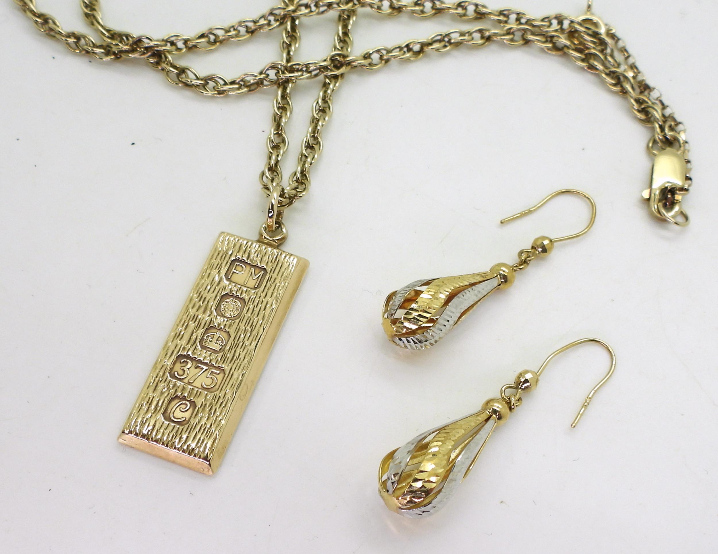 A 9ct gold ingot pendant and chain, and a pair of 9ct bi colour gold earrings, weight 21.6gms - Image 3 of 3