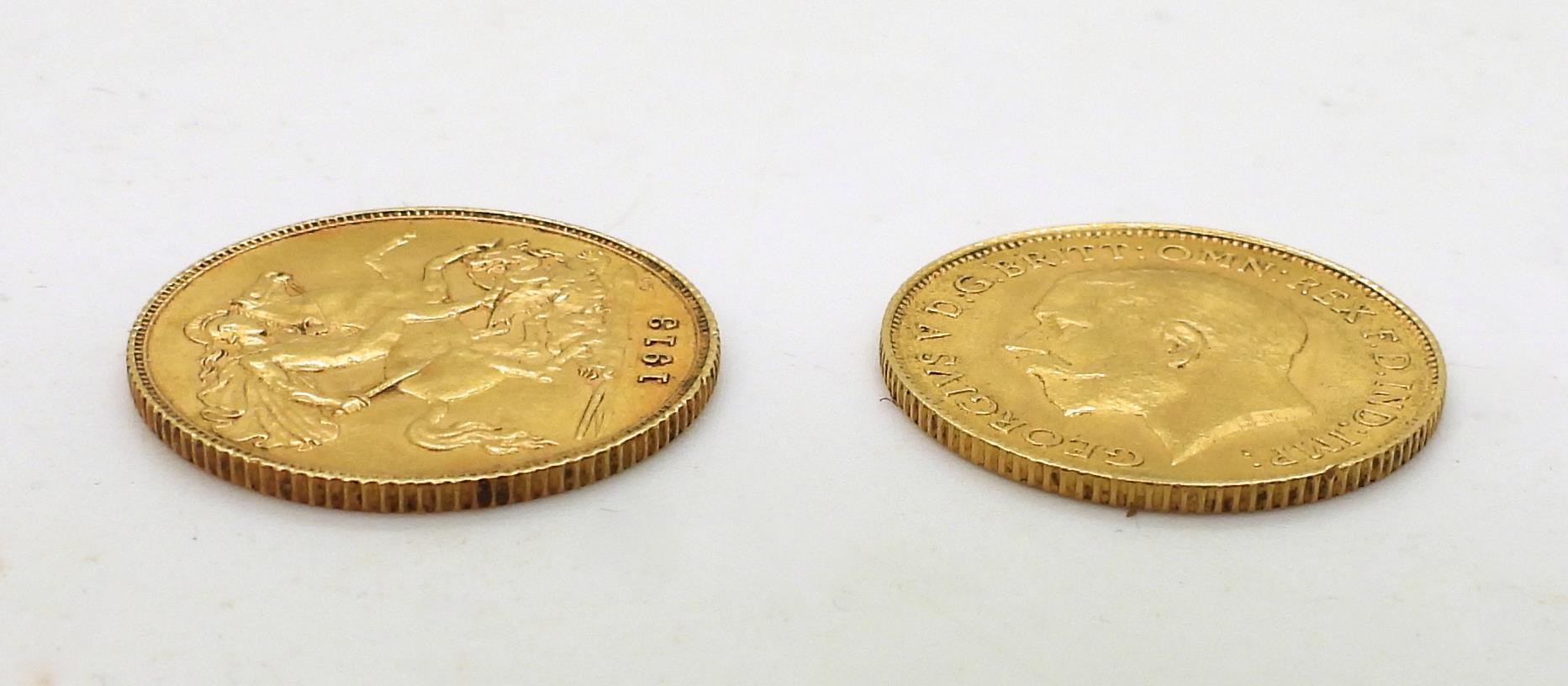 George V (1910-1936) 1/2 sovereign coins 1913 4grams, 1914 4 grams Obverse Portrait of King George V - Image 3 of 3